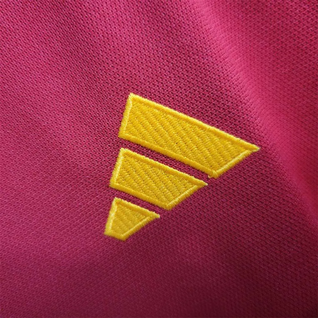 2022 Spain home 5