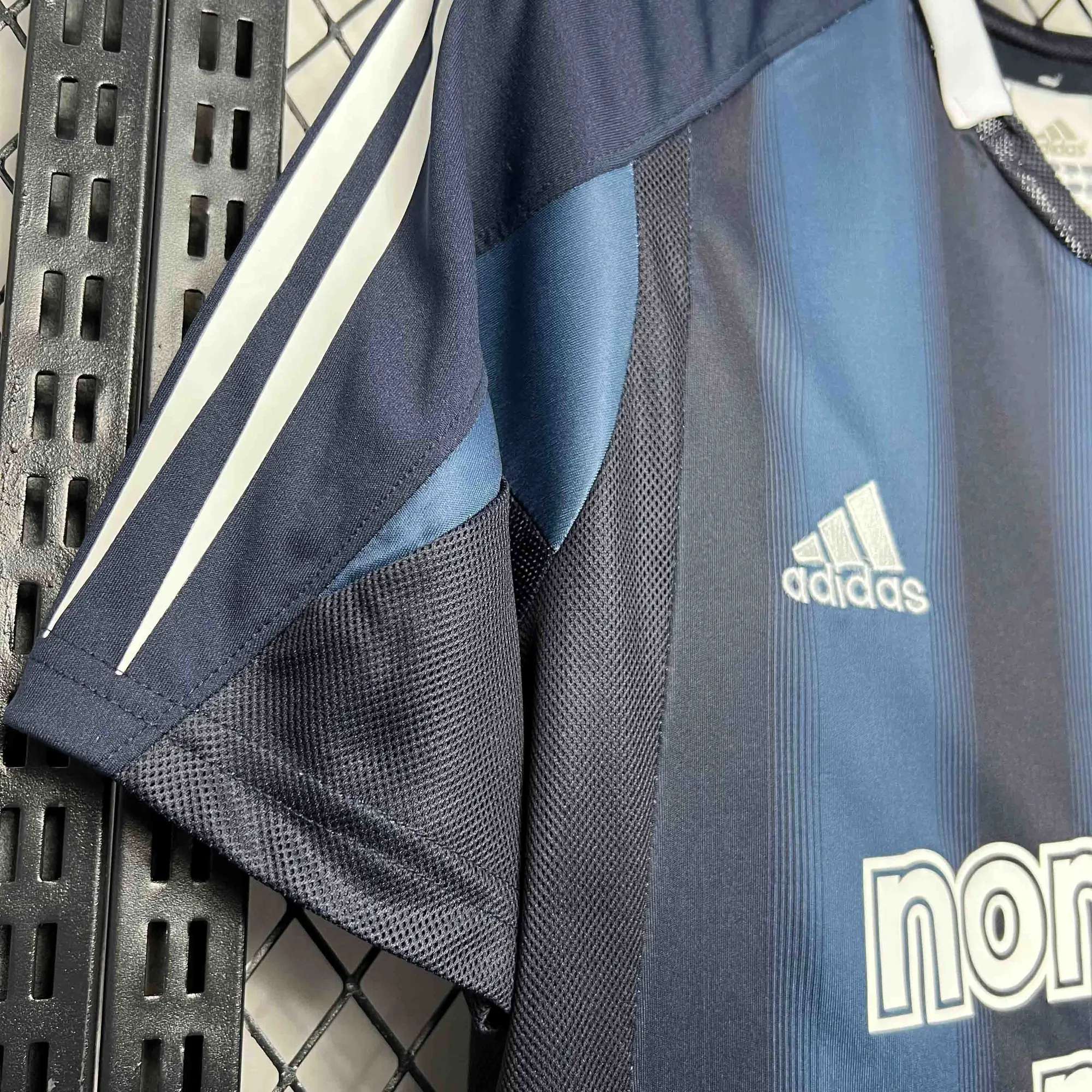 04-05 Newcastle United Away Retro Kit Vintage Shirt Sport AAAAJersey Yupoo 6