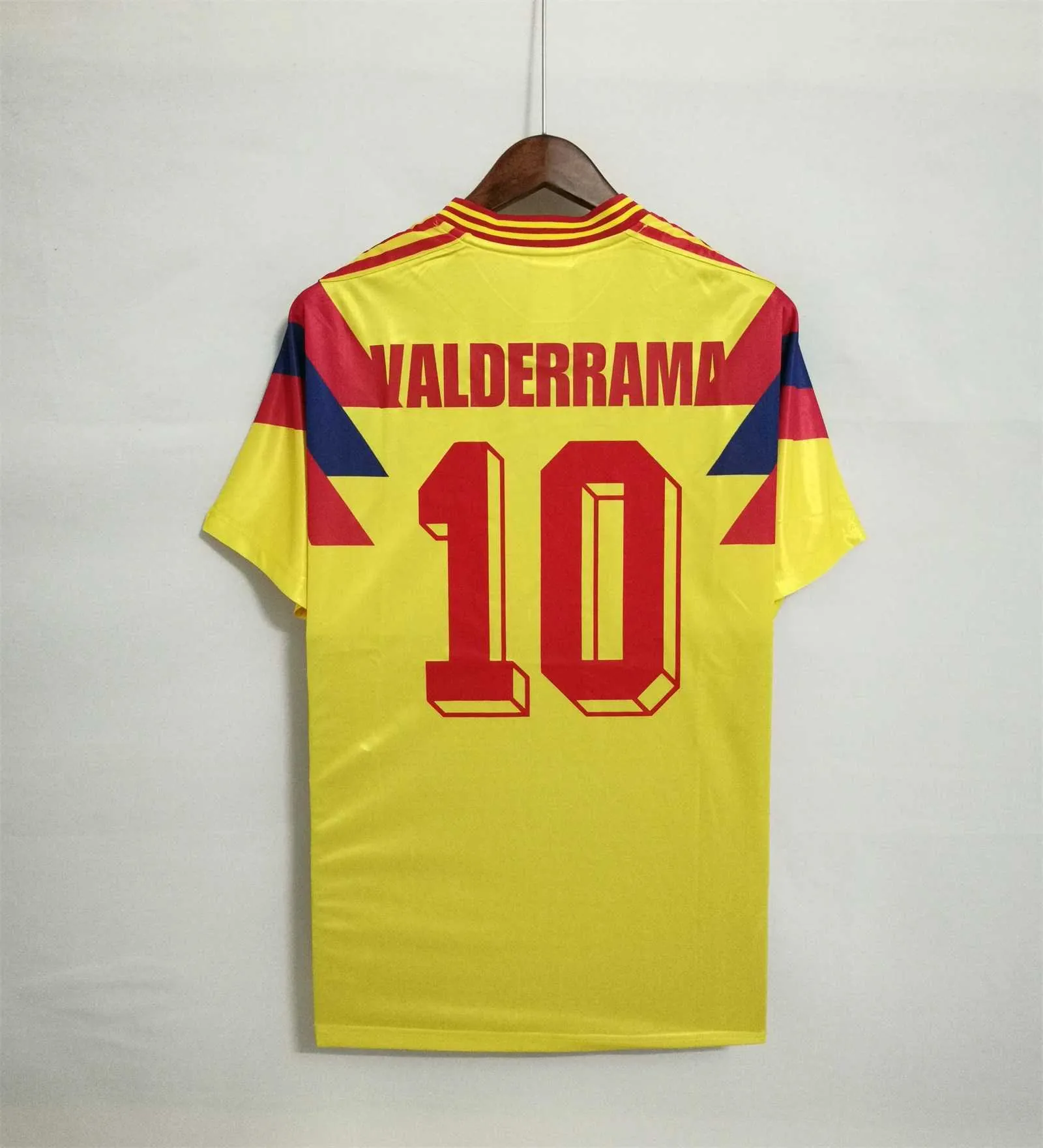 1990 Colombia home 3