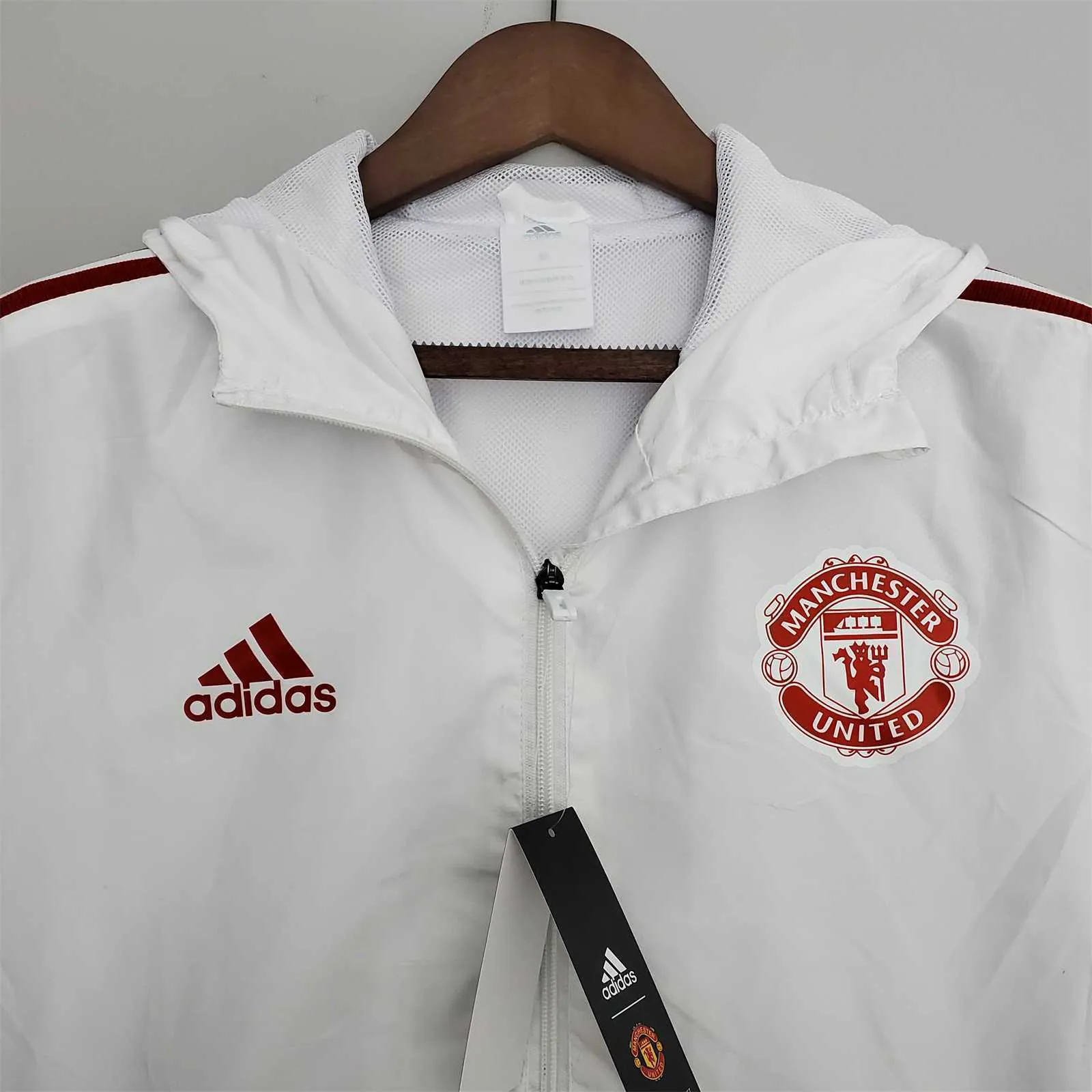 22-23 Manchester United white windbreaker 7