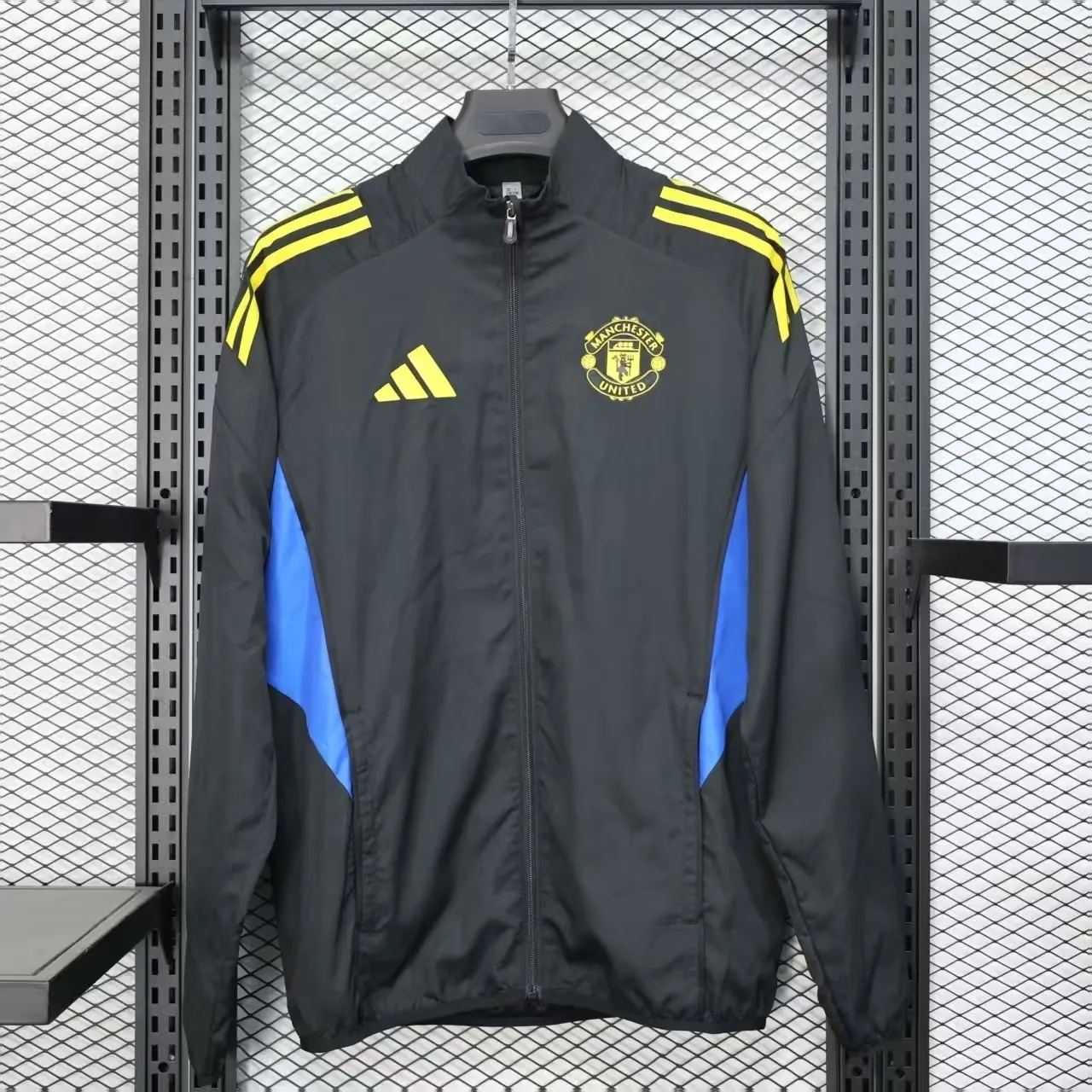 25-26 Manchester United Black Windbreaker Jacket AAAAJersey Supply Yupoo 6