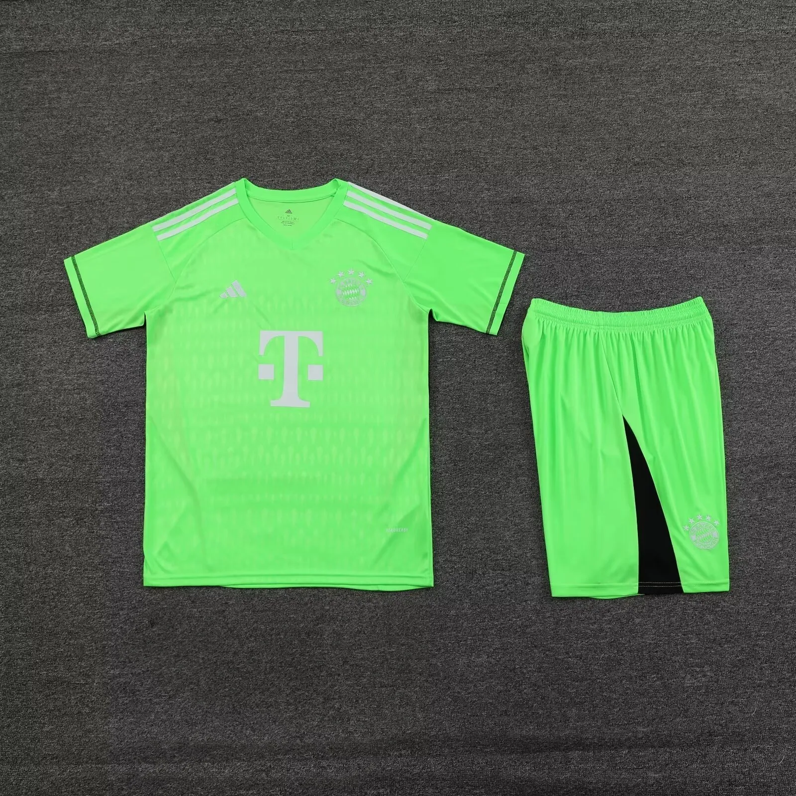 23-24 Bayern Goalkeeper Long Sleeve Soccer Jerseys Yupoo 1