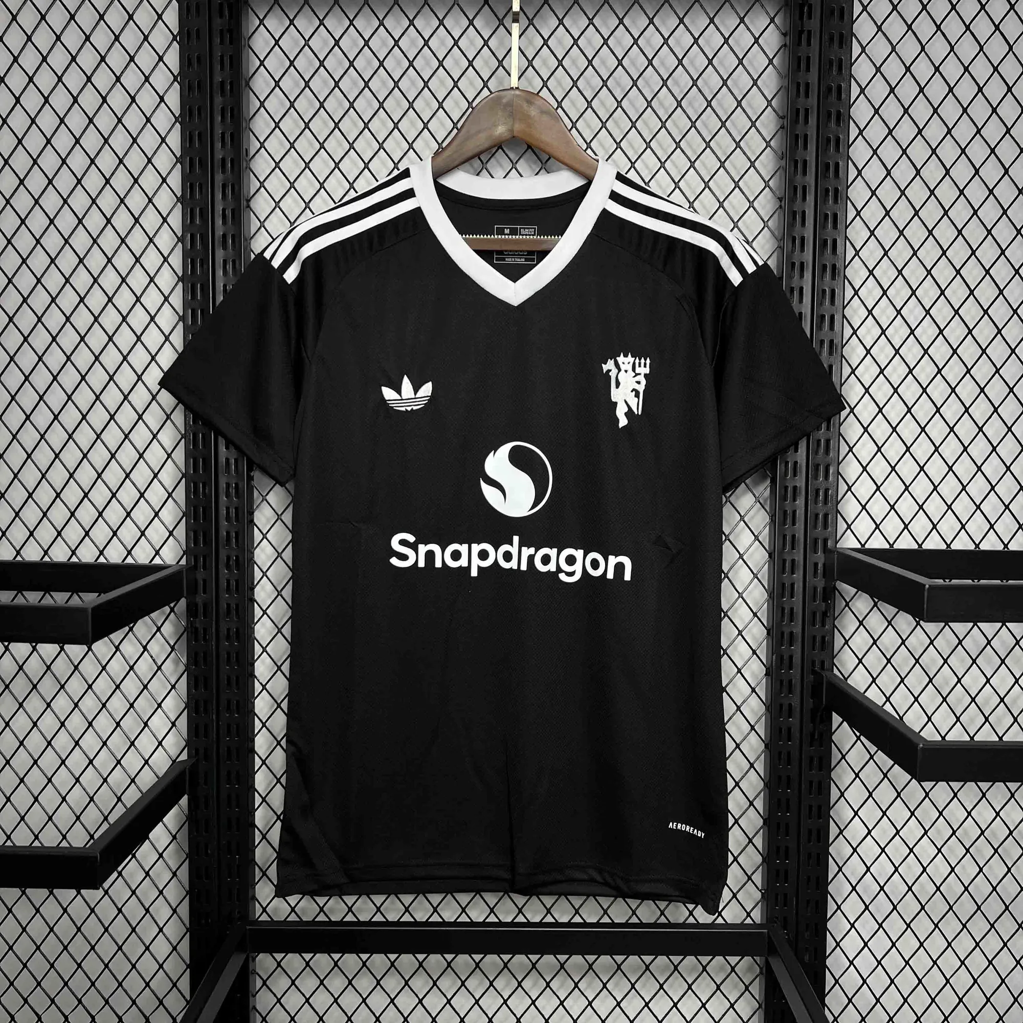 24-25 Manchester United Black GoalKeeper Kit Soccer Uniforms Soccer AAAAJersey Yupoo 6