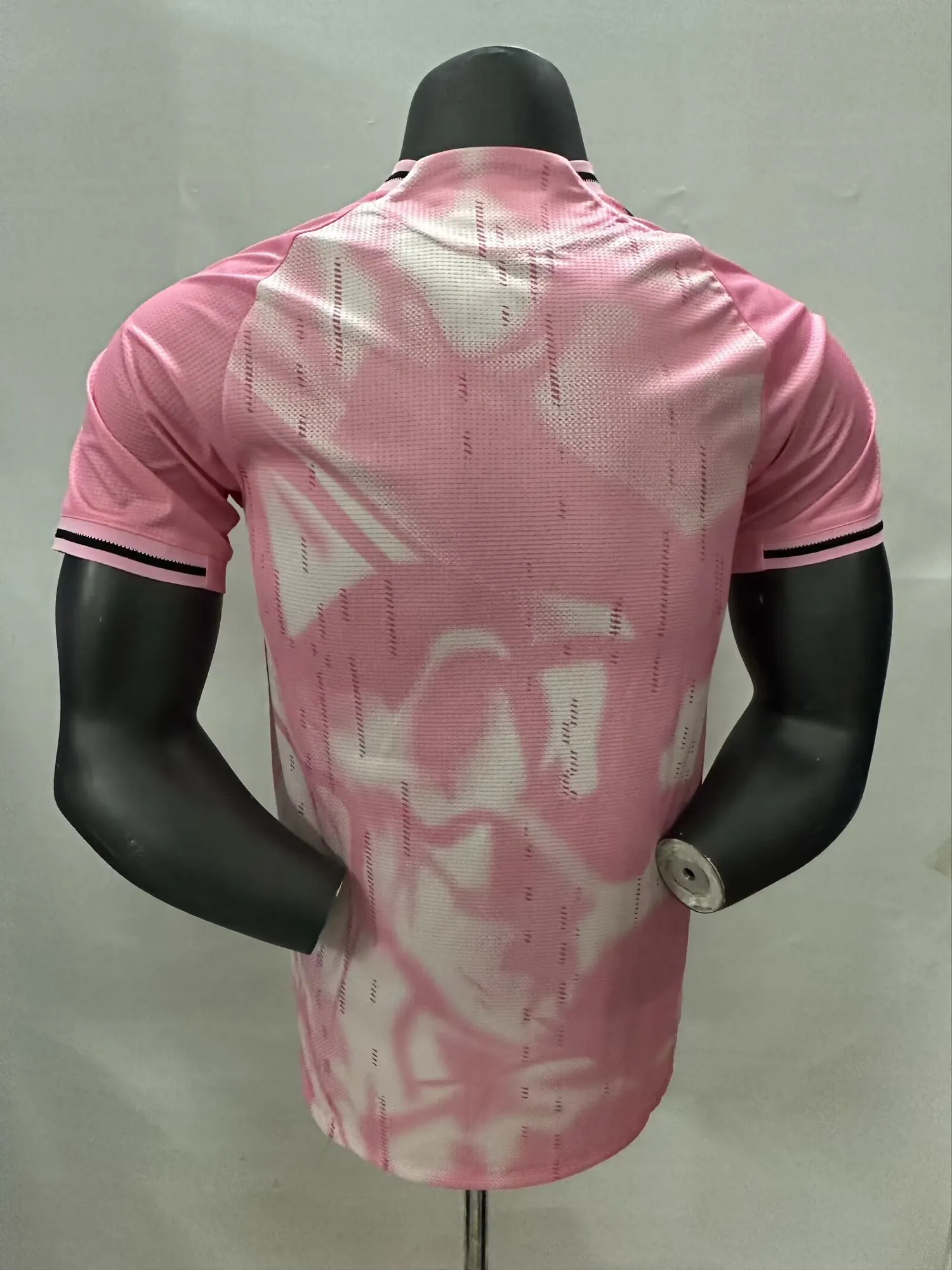 25-26 Real Madrid Pink Special Edition Player Version Shirt AAAAJersey Supplier Yupoo 1