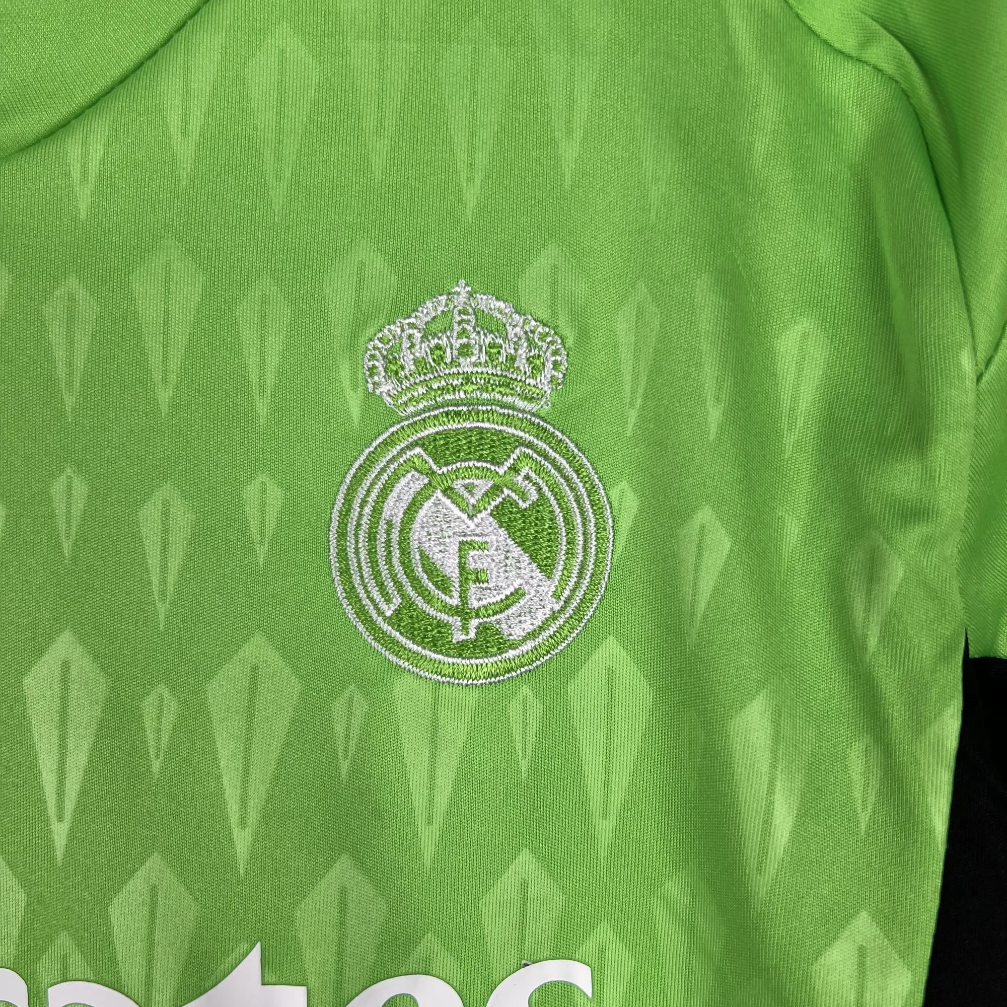 23-24 Kids Goalkeeper Real Madrid Green Size 16-28 4