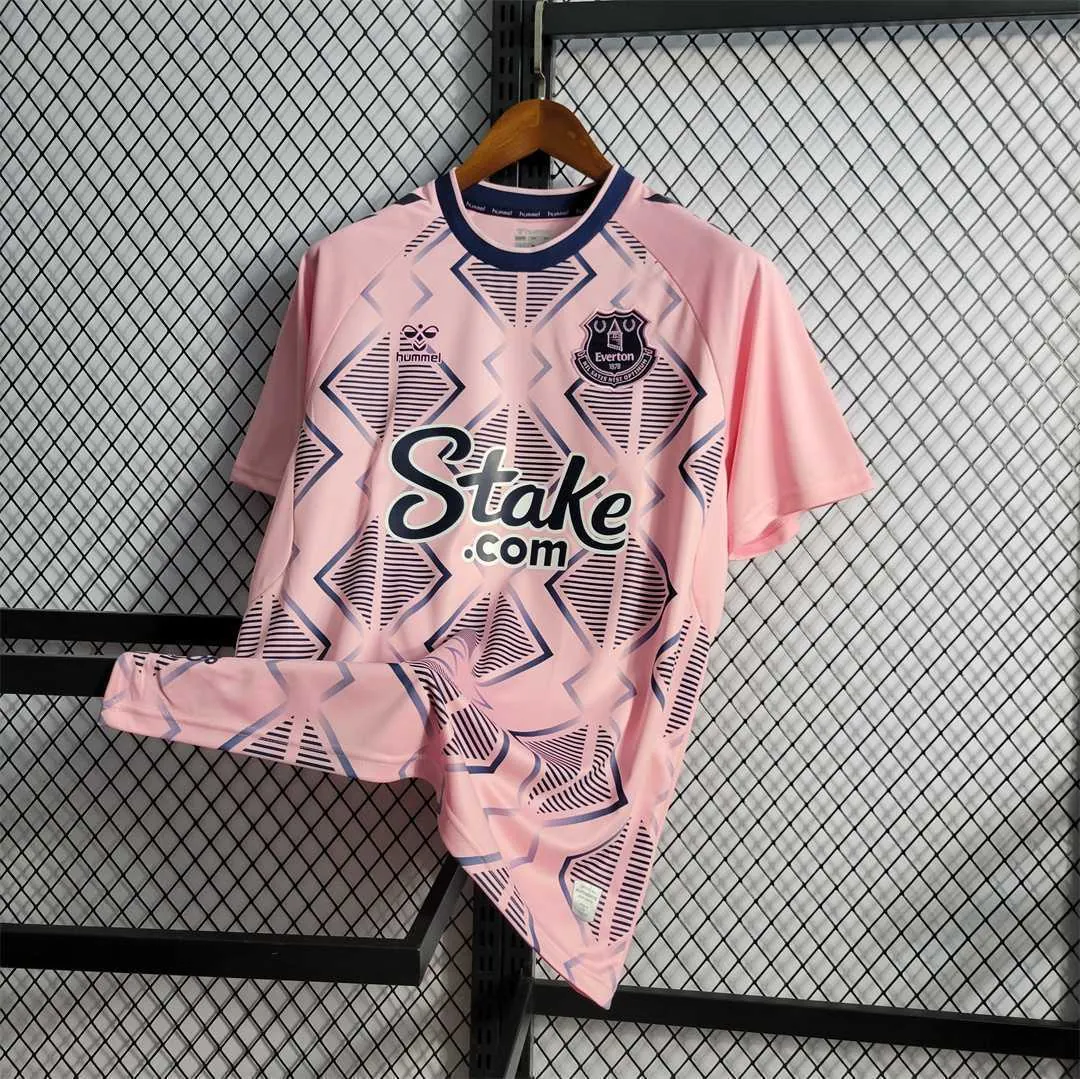 22-23 Everton away 5