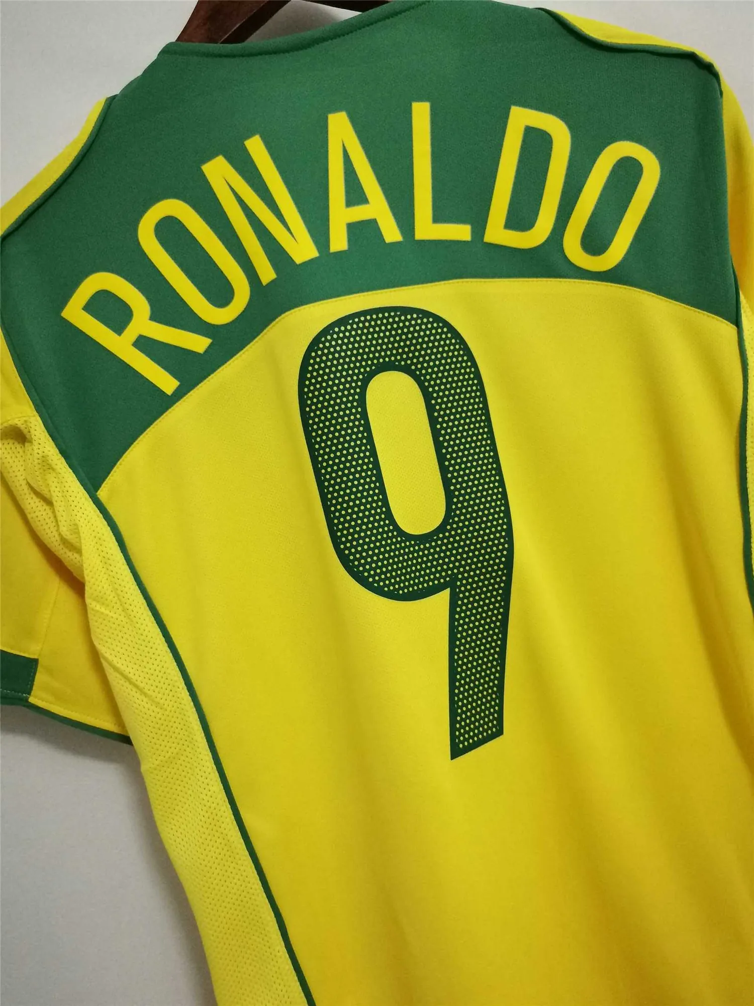 2004 Brazil home 4