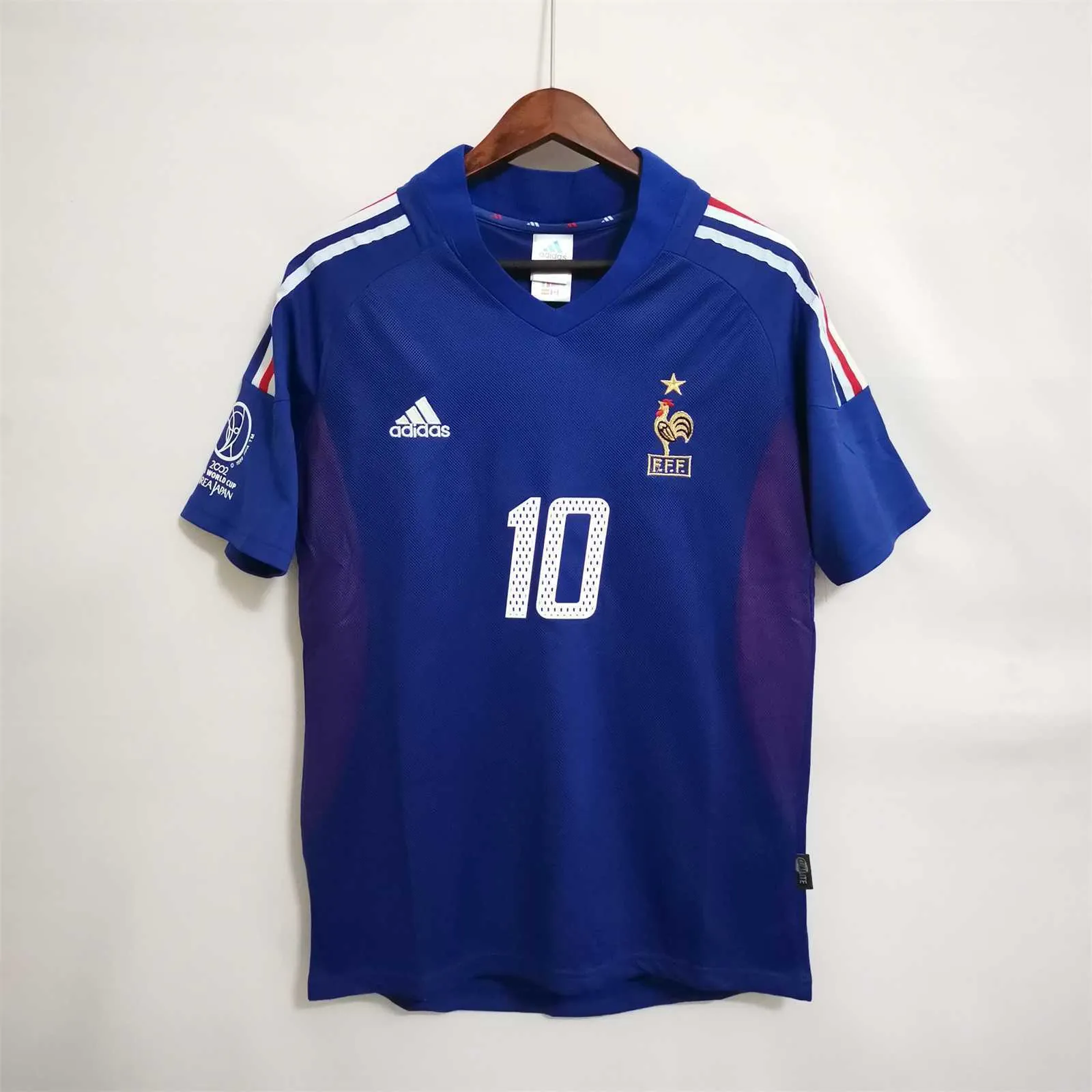 2002 France home 4