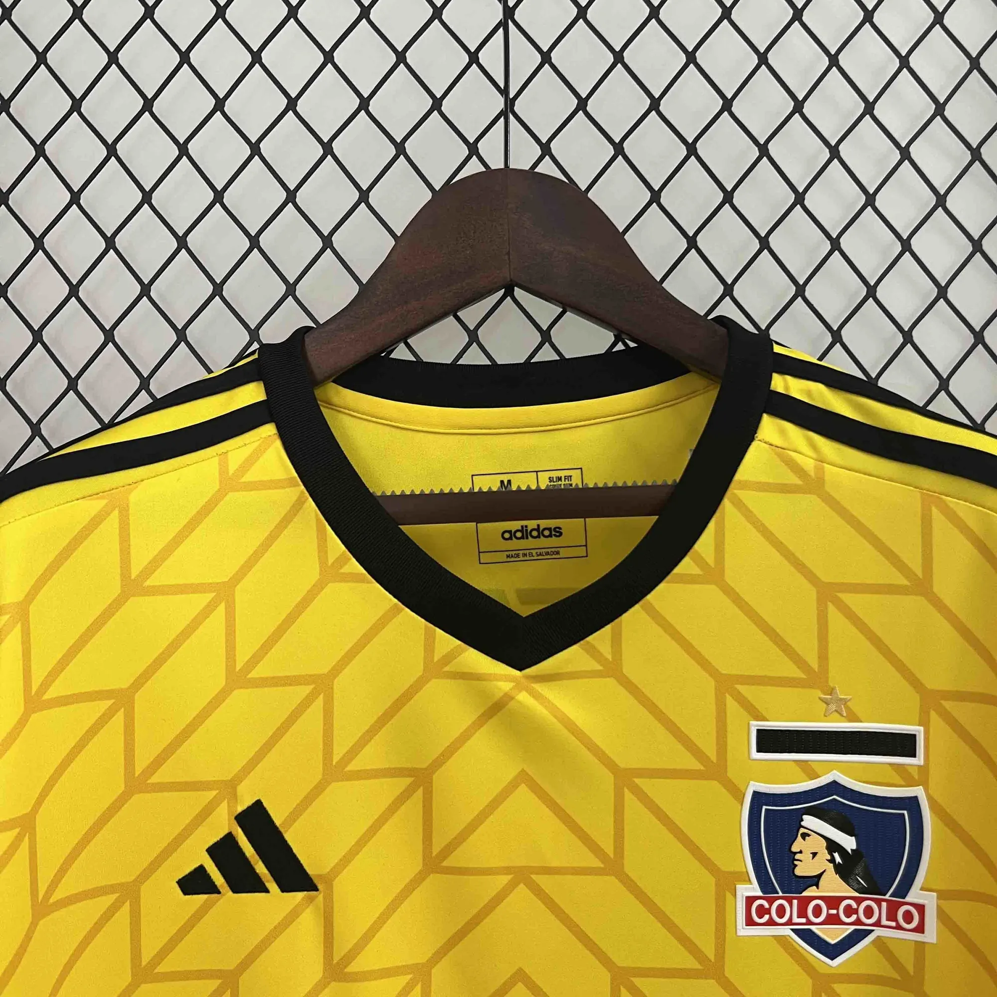 24-25 Colo Colo Goalkeeper Yellow Kit Football AAAAJersey Supplier 1