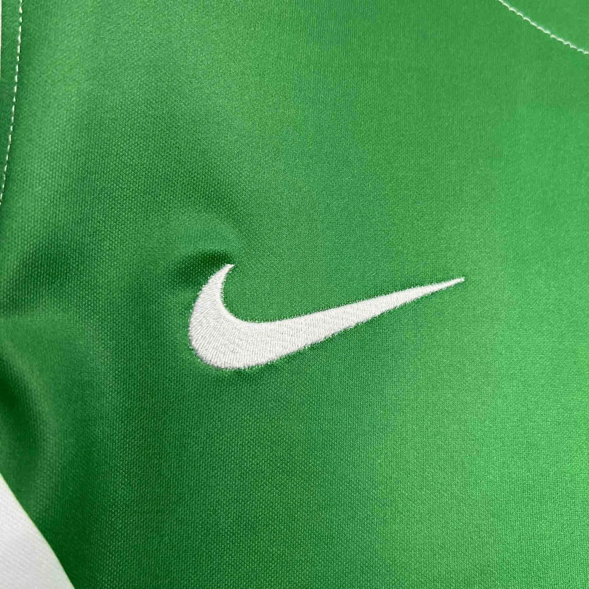 24-25 Sporting Lisbon 100th Anniversary Edition Kit Football Shirt AAAAJersey Supplier Yupoo 2
