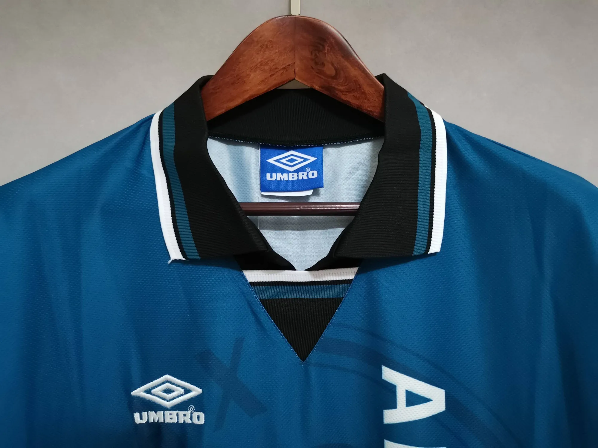 95-96 Ajax away 6
