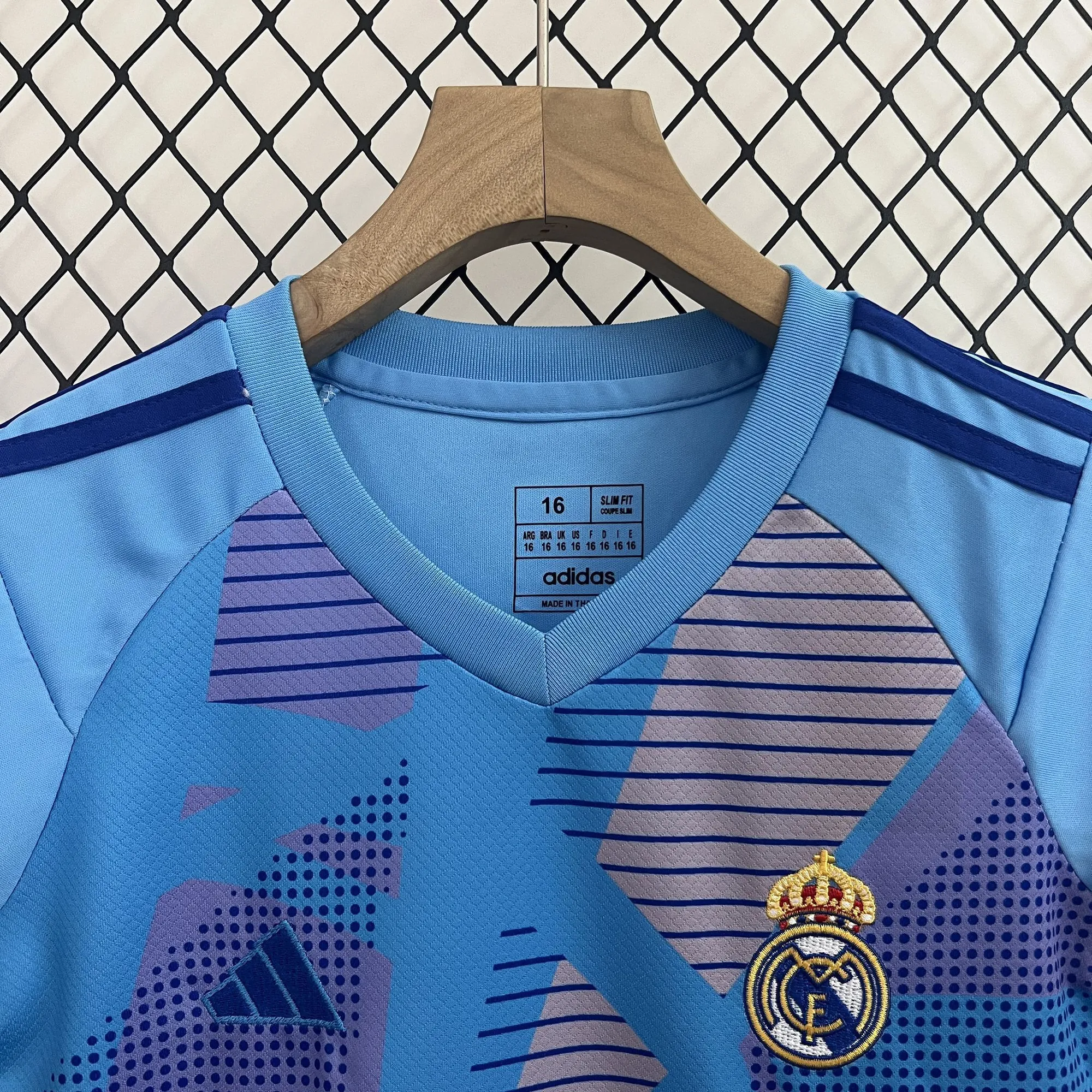 24-25 Real Madrid Goalkeeper Kid Kits Blue Youth Apparels AAAAJersey Supplier Yupoo 2