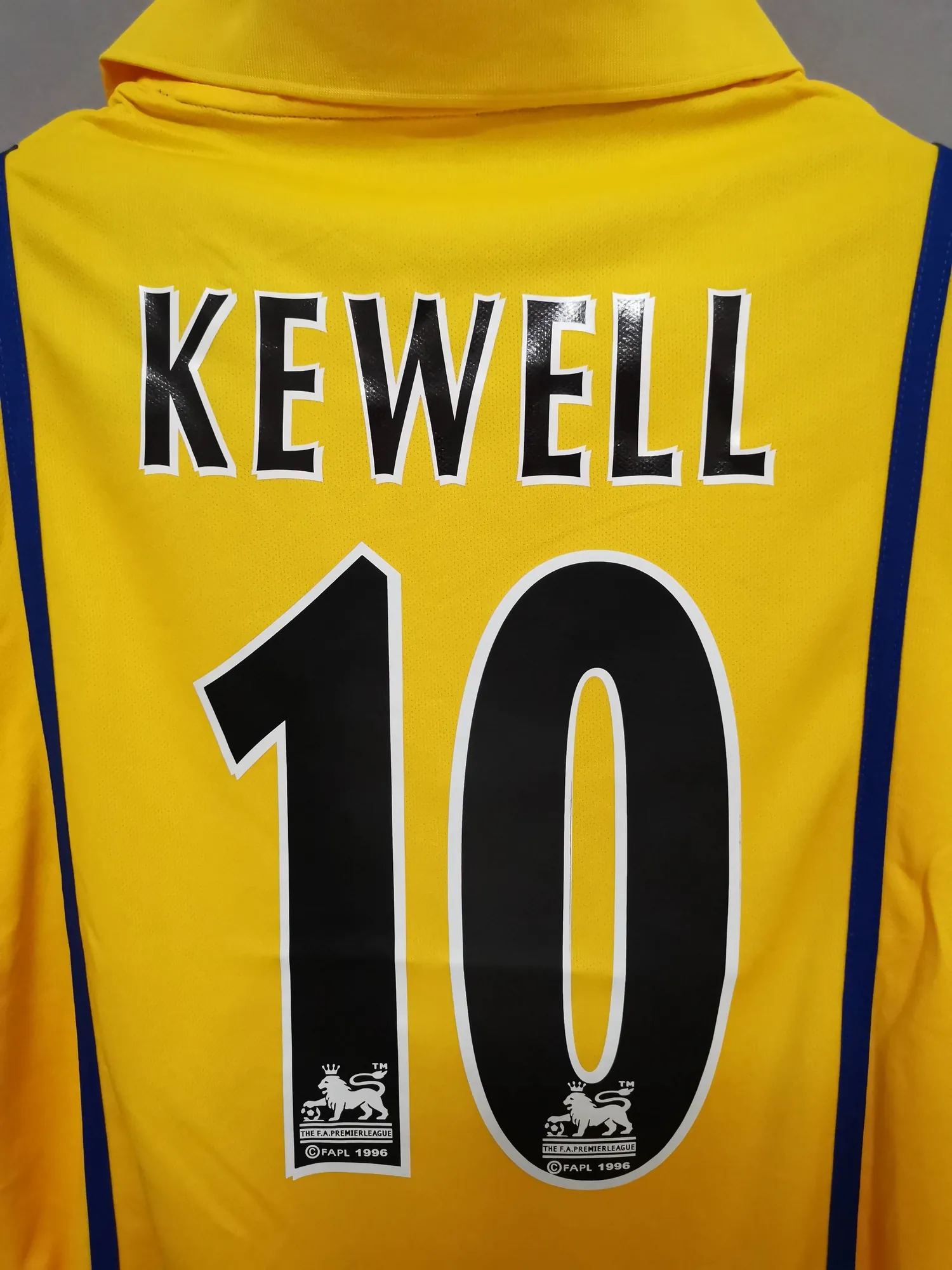00-01 Leeds United yellow away 6
