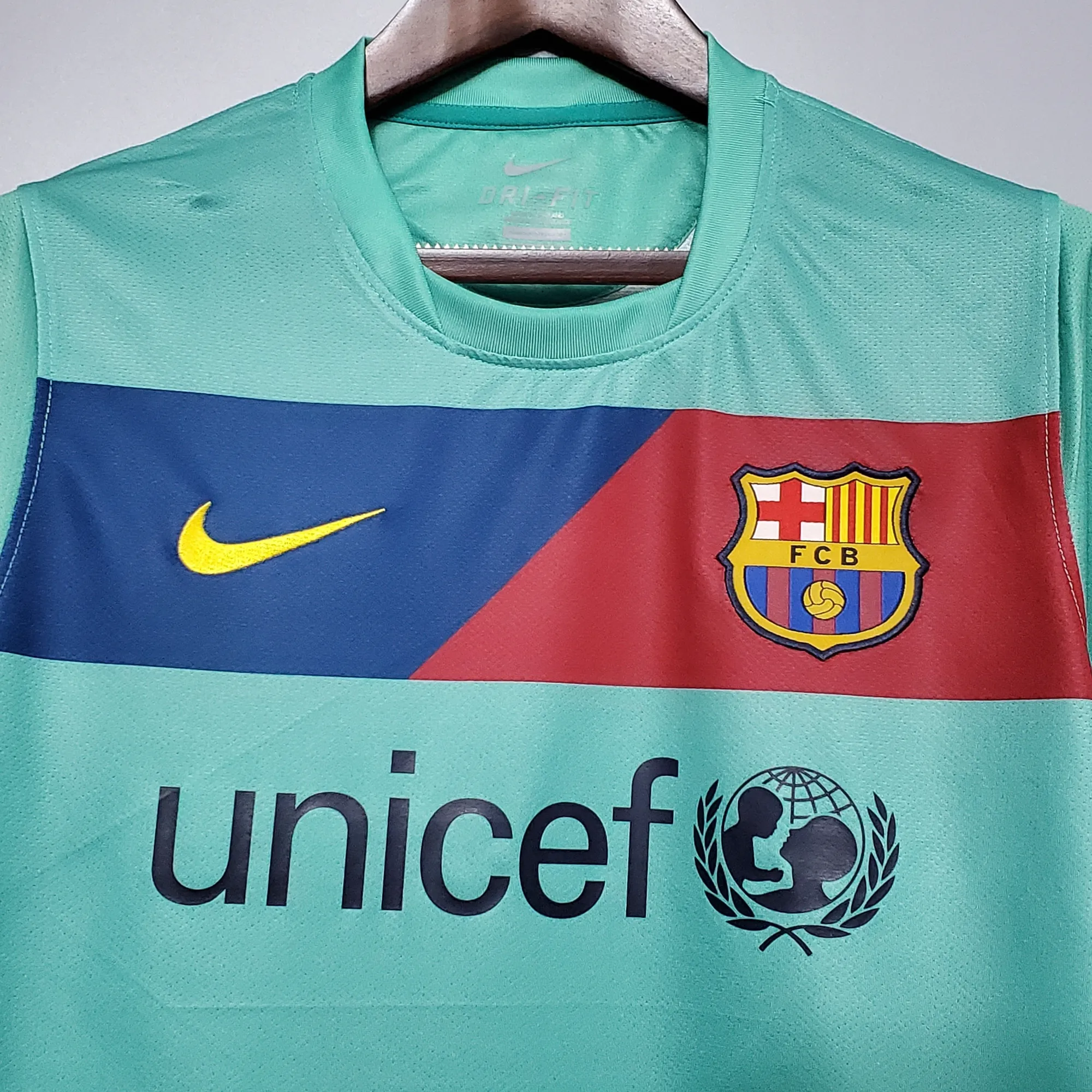 10-11 Barcelona away 7
