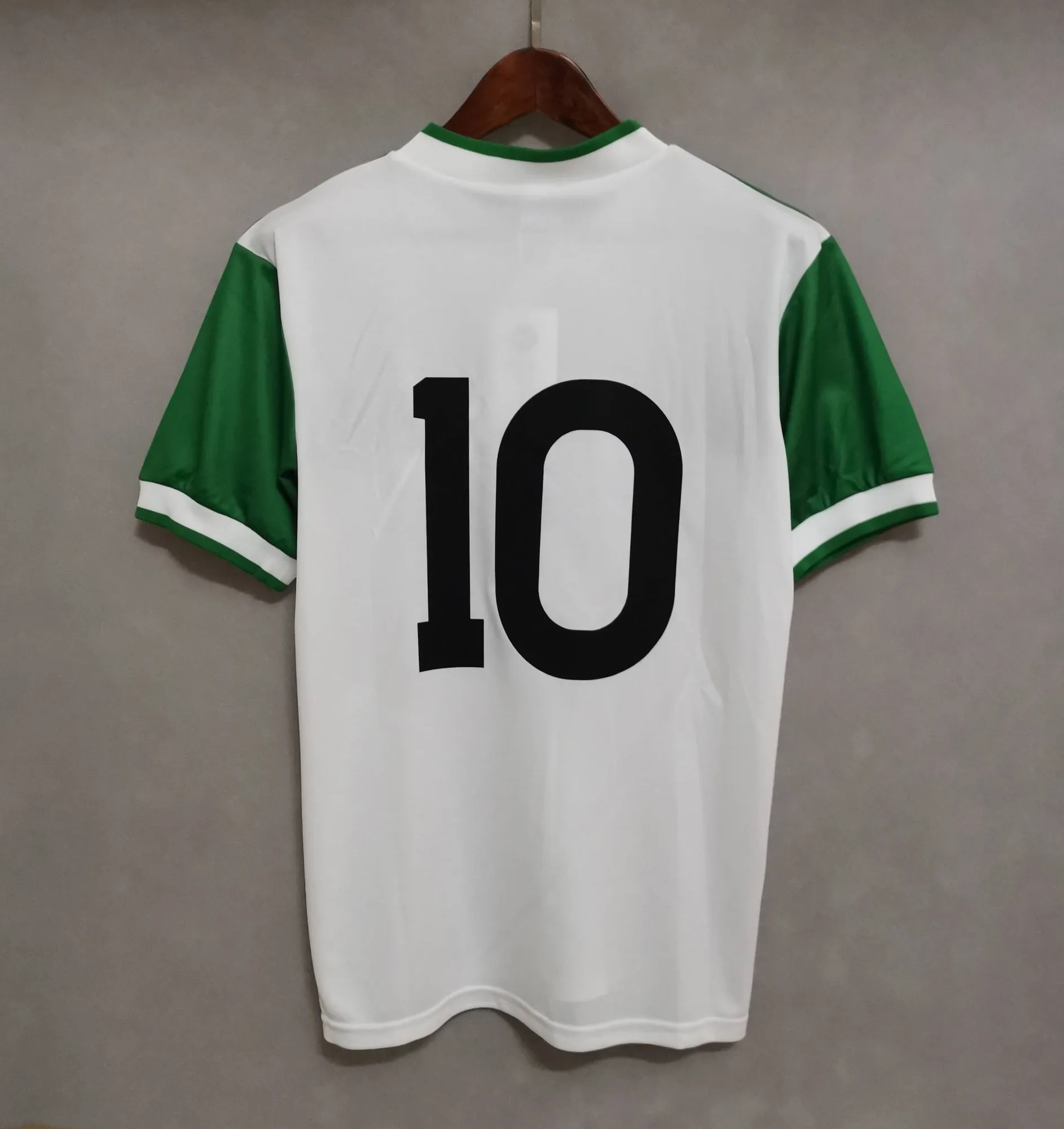 85-86 Celtic away 5