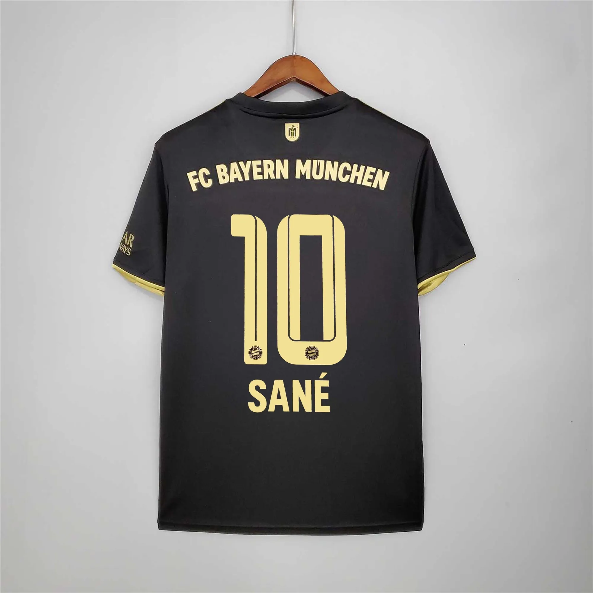 21-22 Bayern Munich away 16