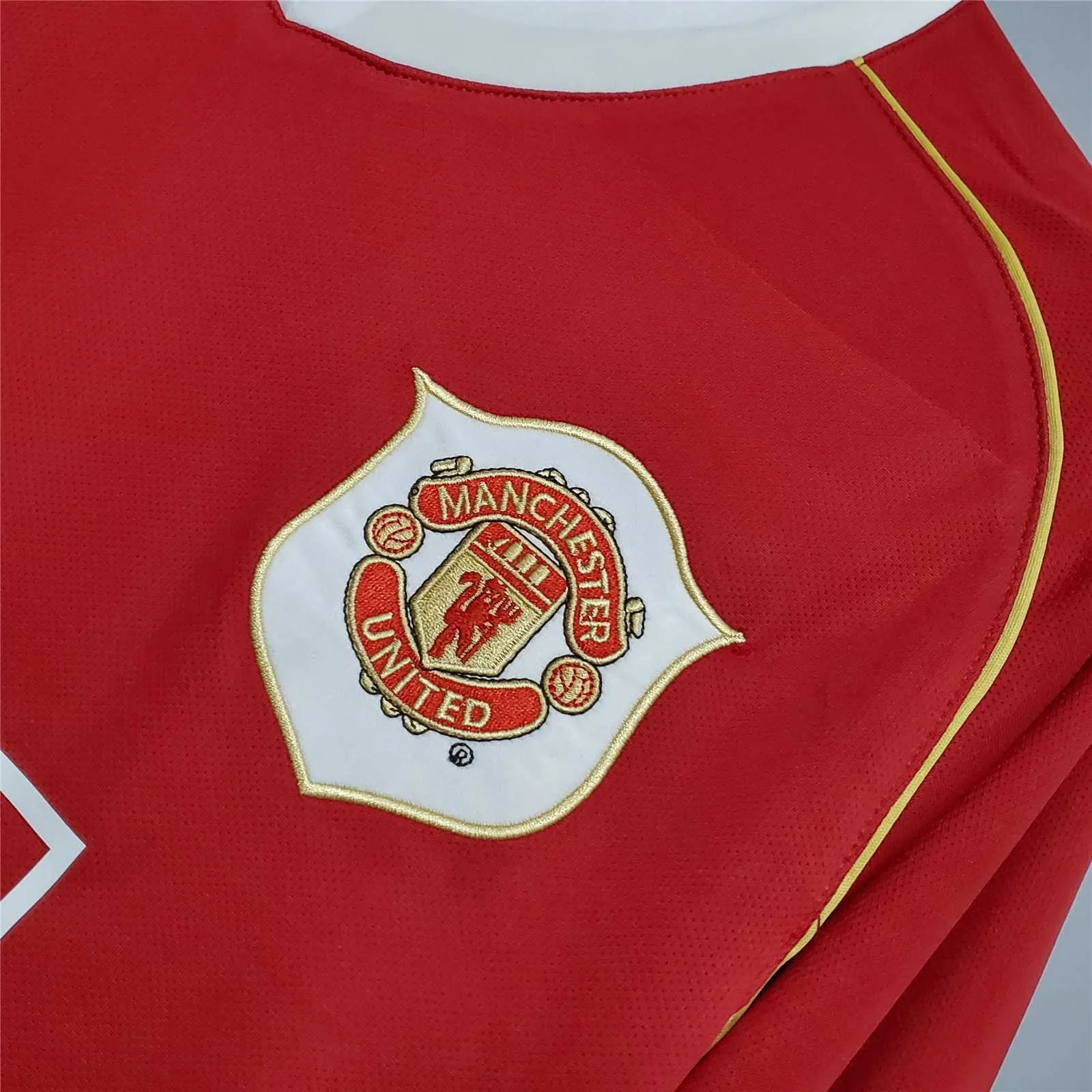 06-07 Manchester United home long sleeve 4