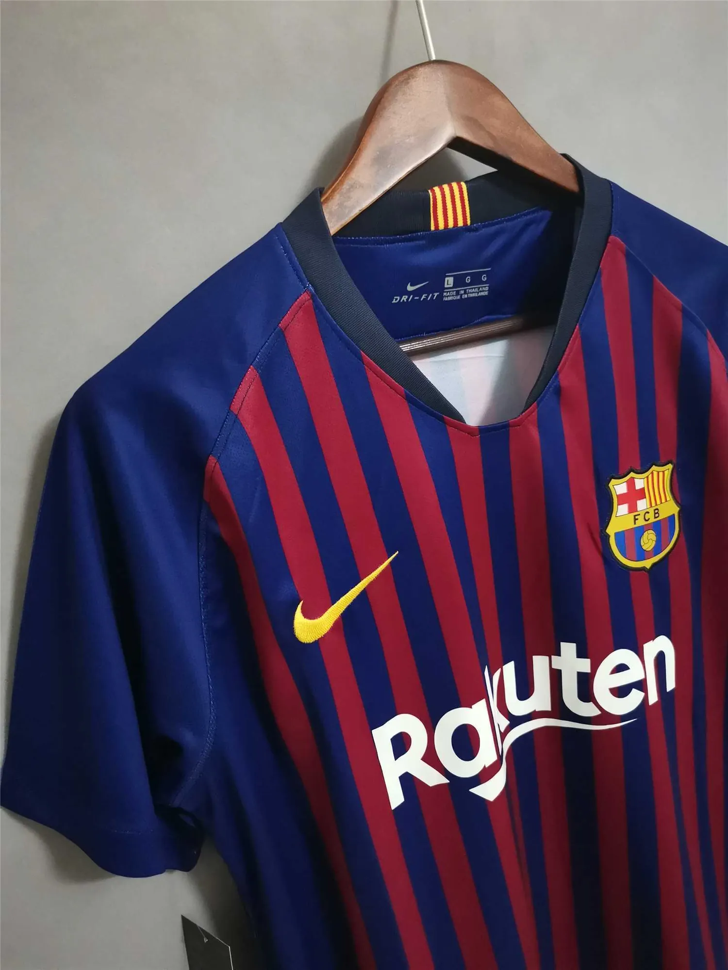 18-19 Barcelona home 11
