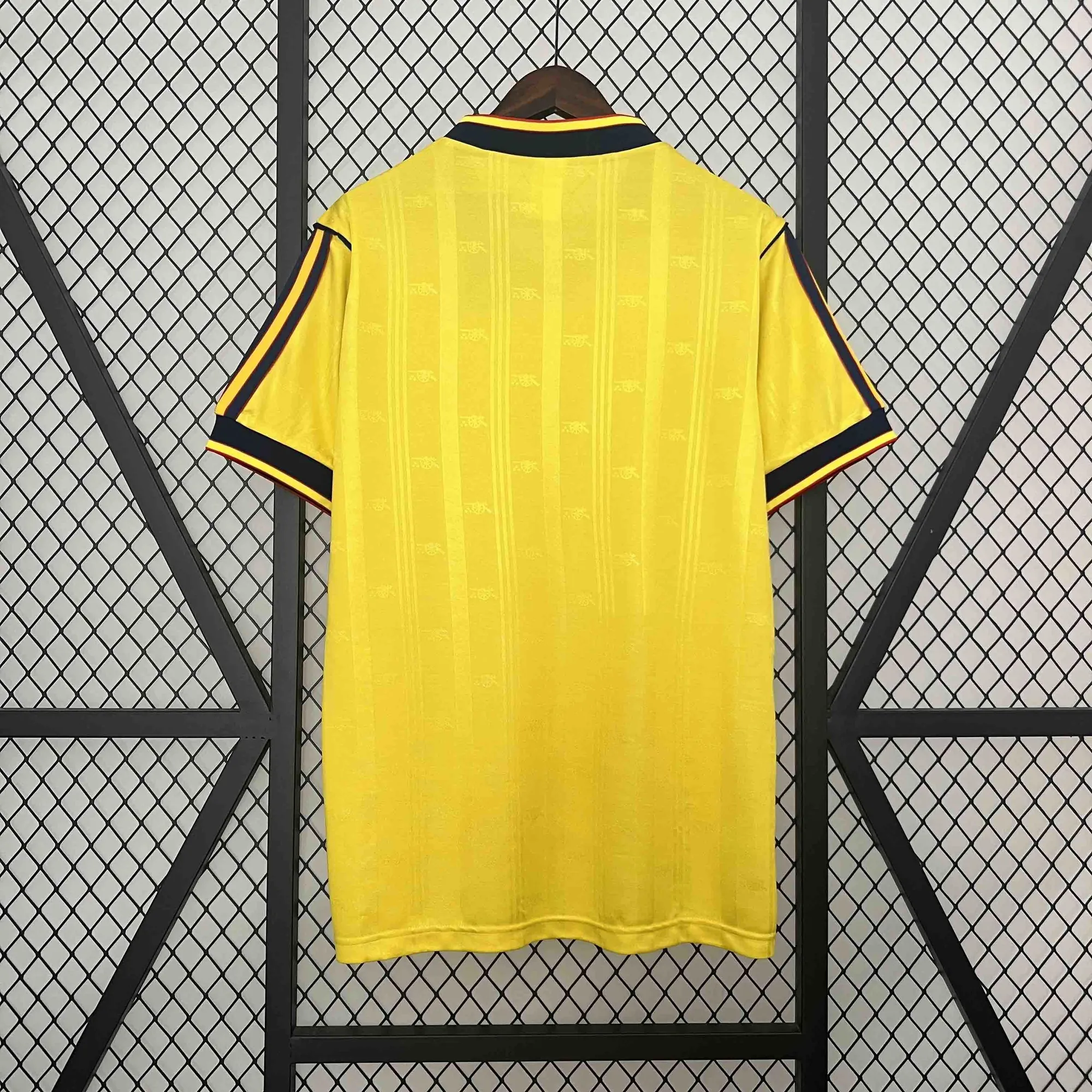 86-88 Arsenal away 3
