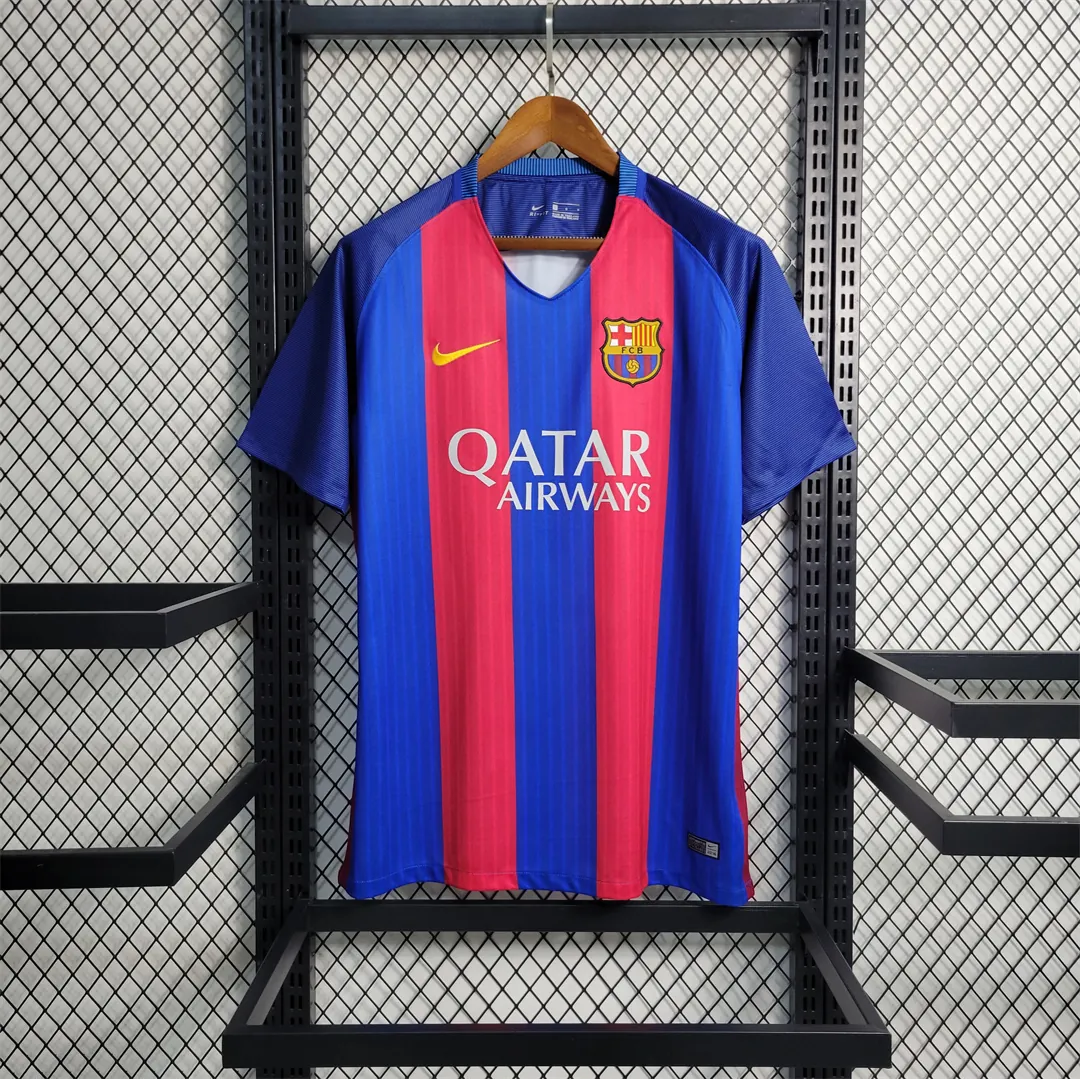 16-17 Barcelona home 10