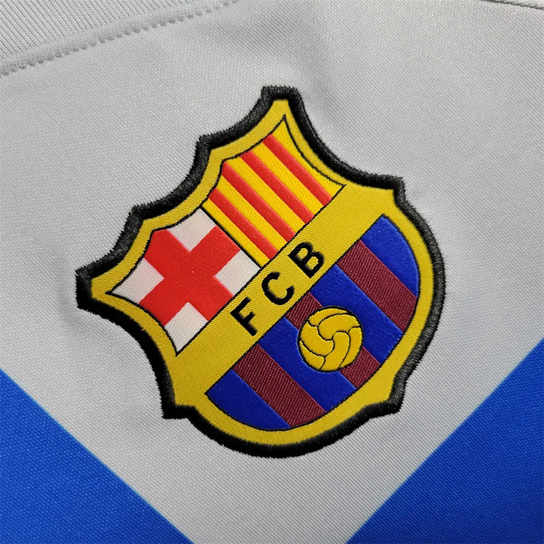 22-23 Barcelona third away 6