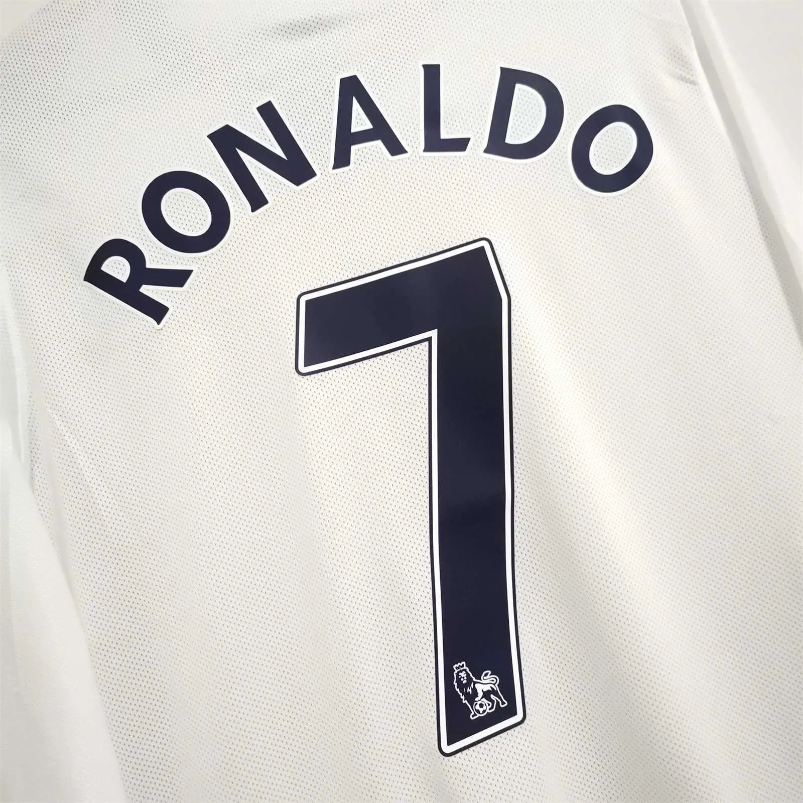 08-09 Manchester United away white UCL final long sleeve 16