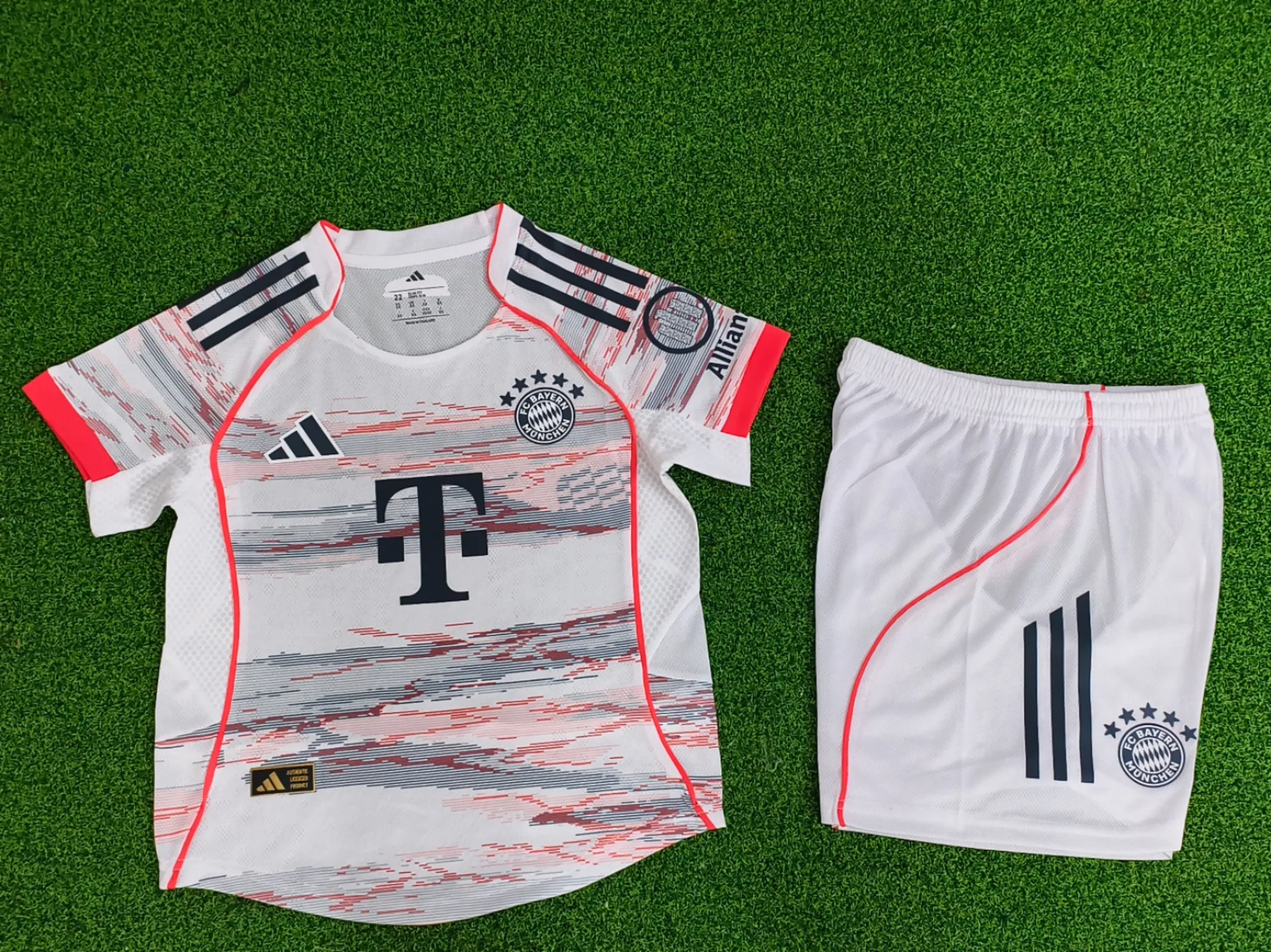 25-26 Bayern Munich Away Player Version Kid Kits Youth Apparels Soccer AAAAJersey Supplier Yupo 3