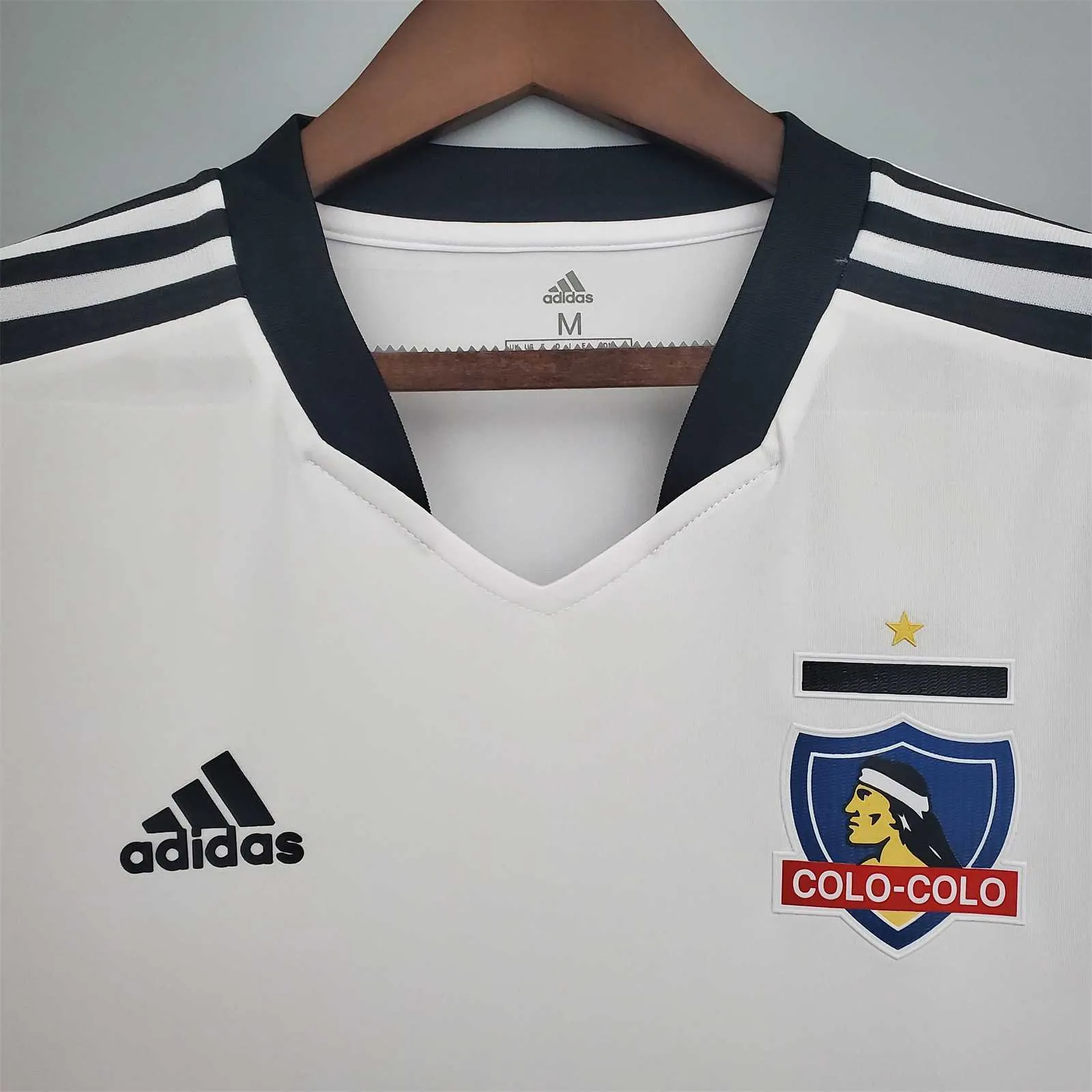 Colo-Colo 13-time champion version home 3