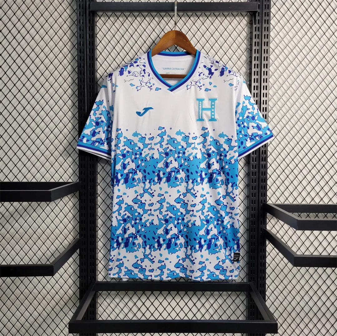 23-24 Honduras away 9