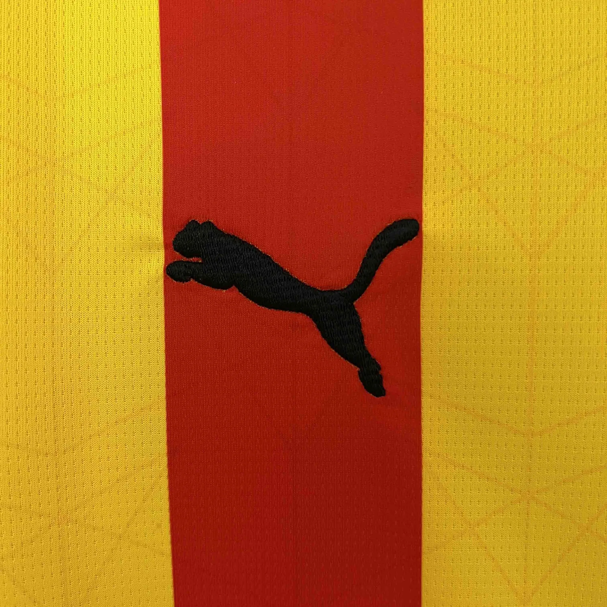 24-25 Lens Home Kit Football Uniform AAAAJersey Supplier Yupoo 4