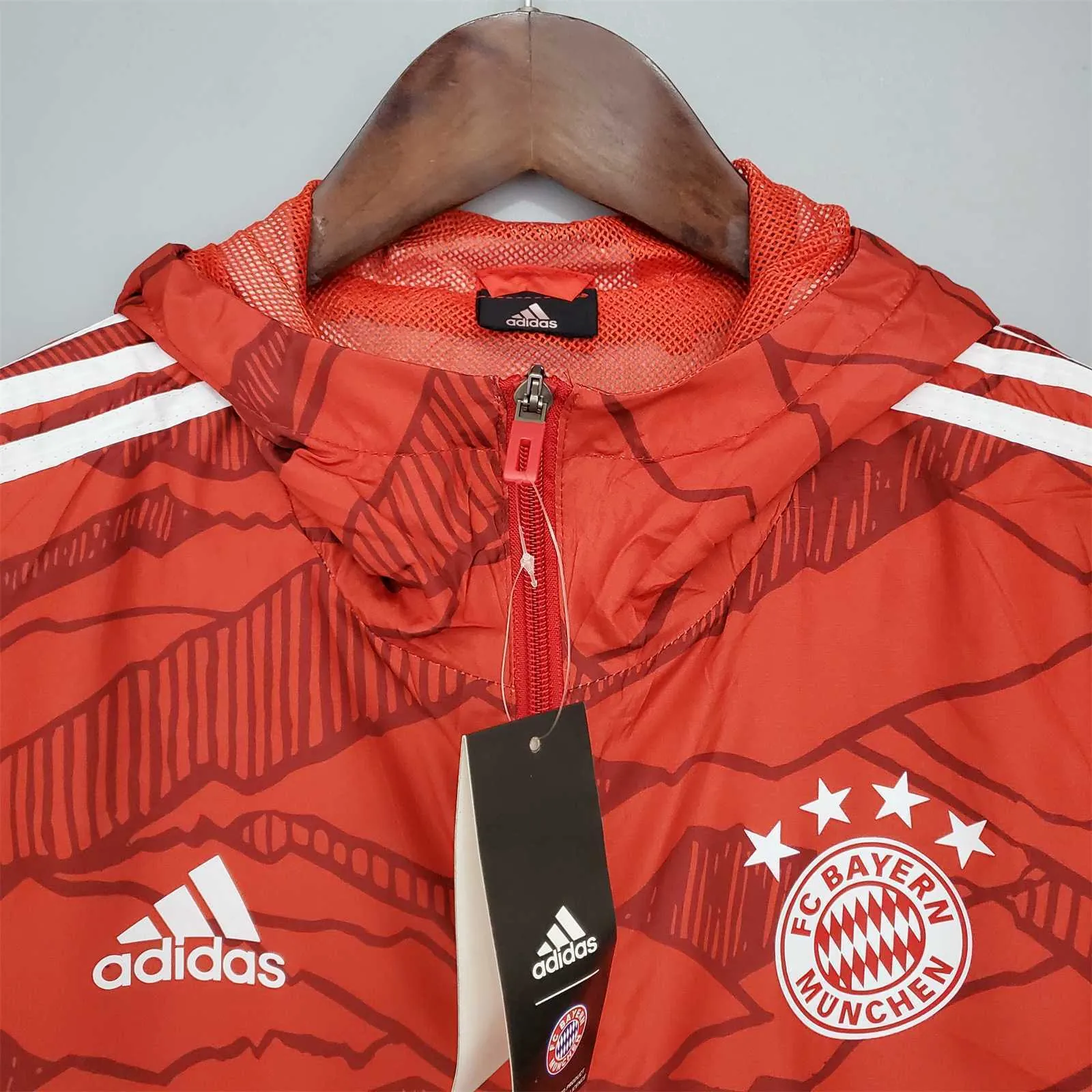 21-22 Bayern Red Windbreaker1684404583000 6