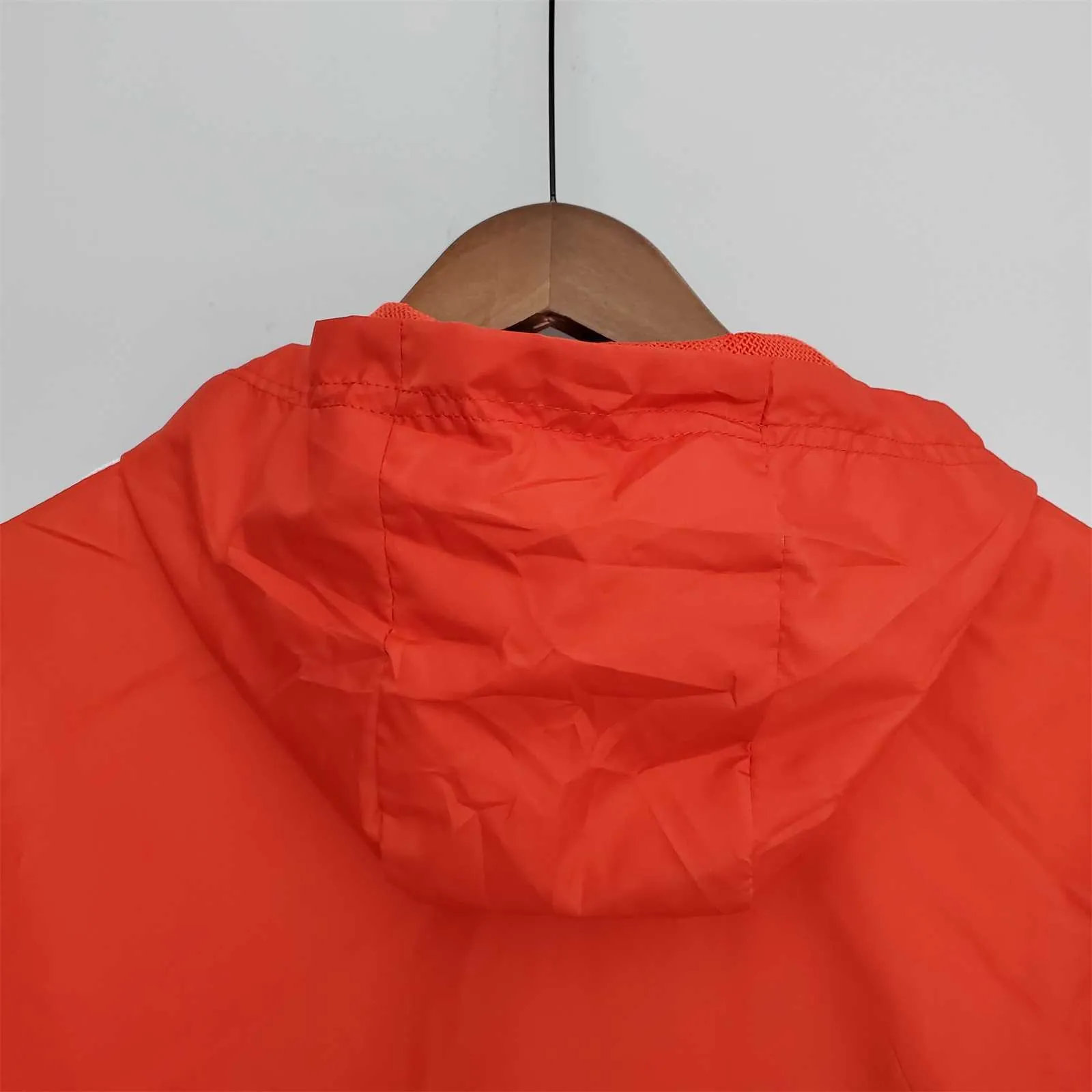 22-23 Manchester United red windbreaker 6
