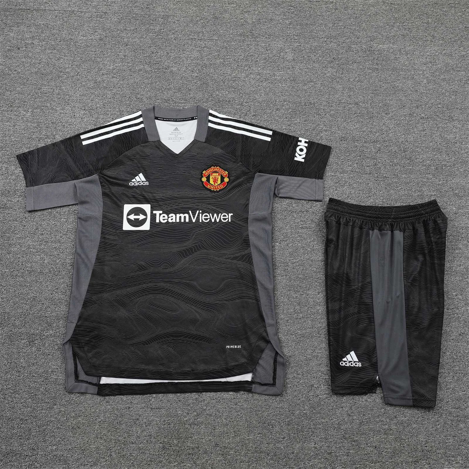 21-22 Manchester United black goalkeeper 11