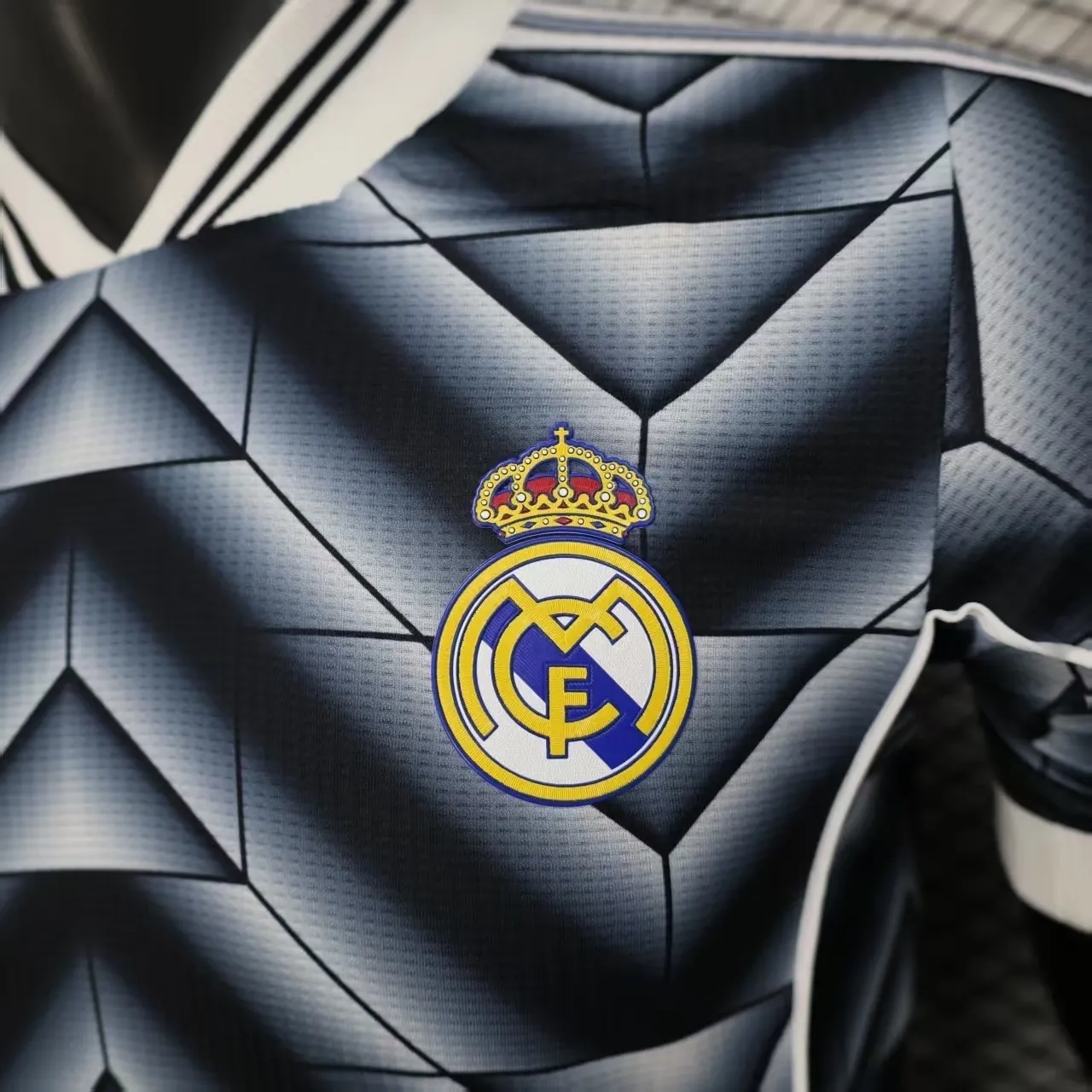 25-26 Real Madrid Black Special Edition Football Shirt AAAAJersey Wholesale Yupoo 4