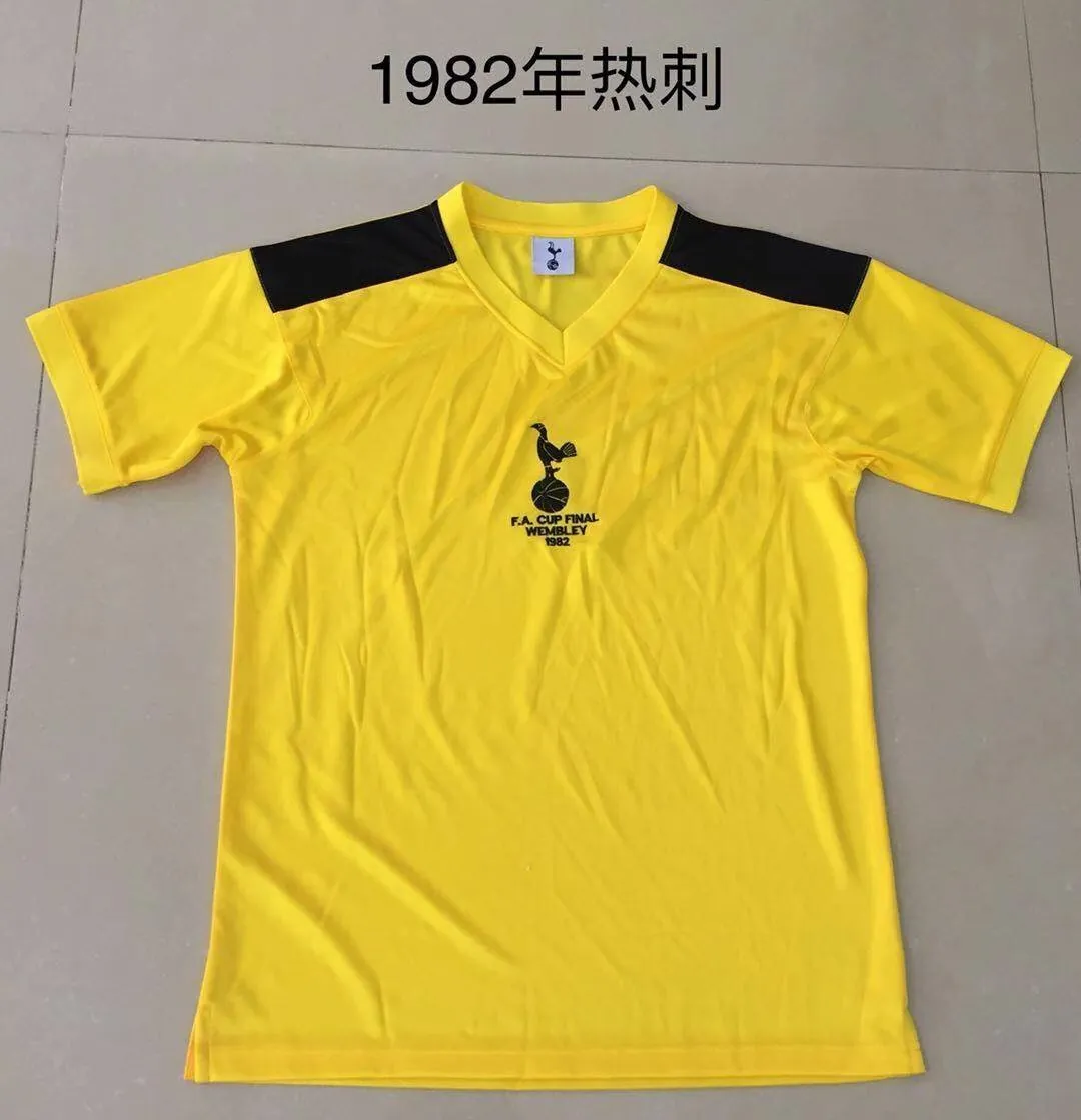 82-83 Tottenham Hotspur away yellow 8
