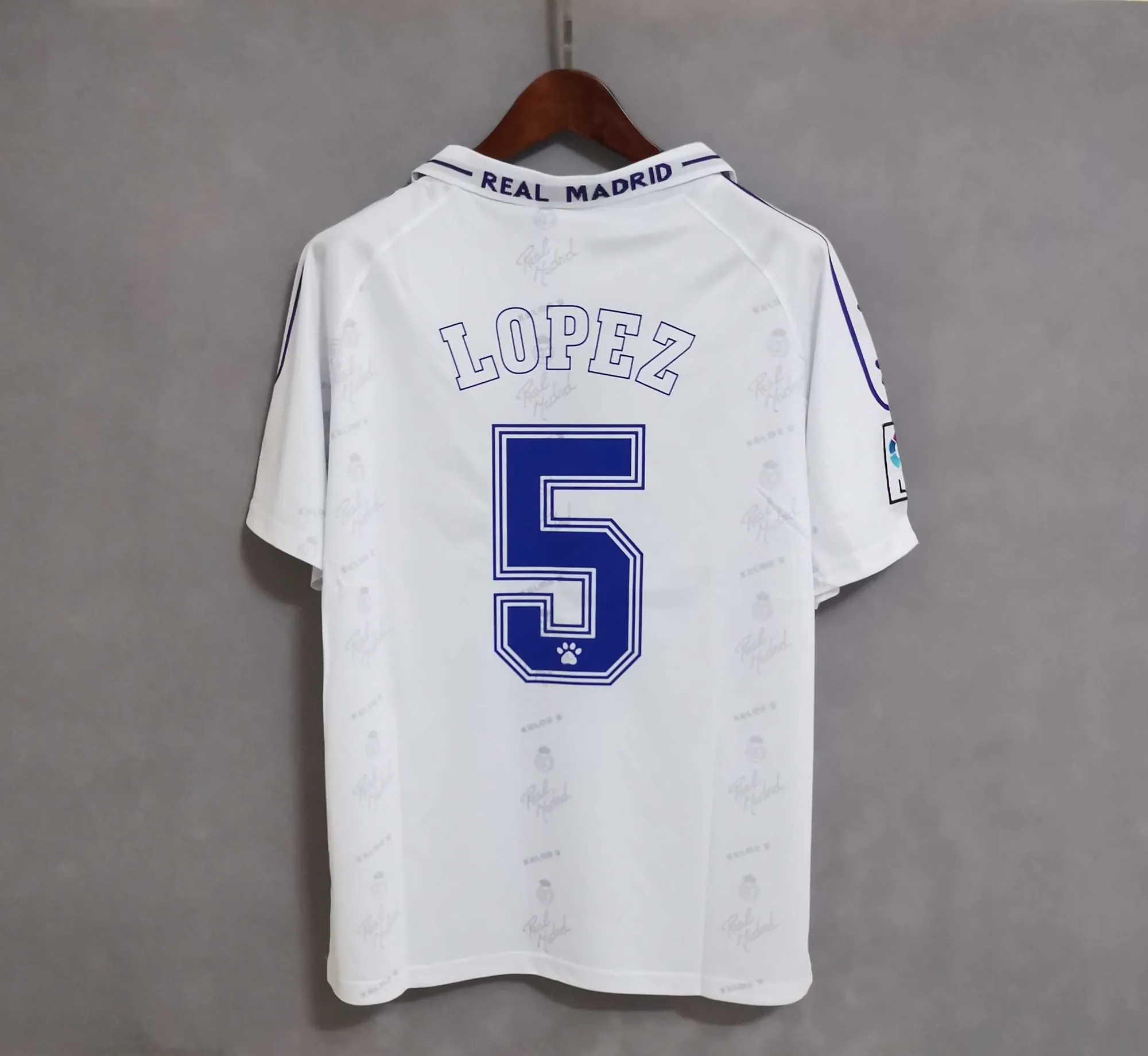 94-96 Real Madrid home 9