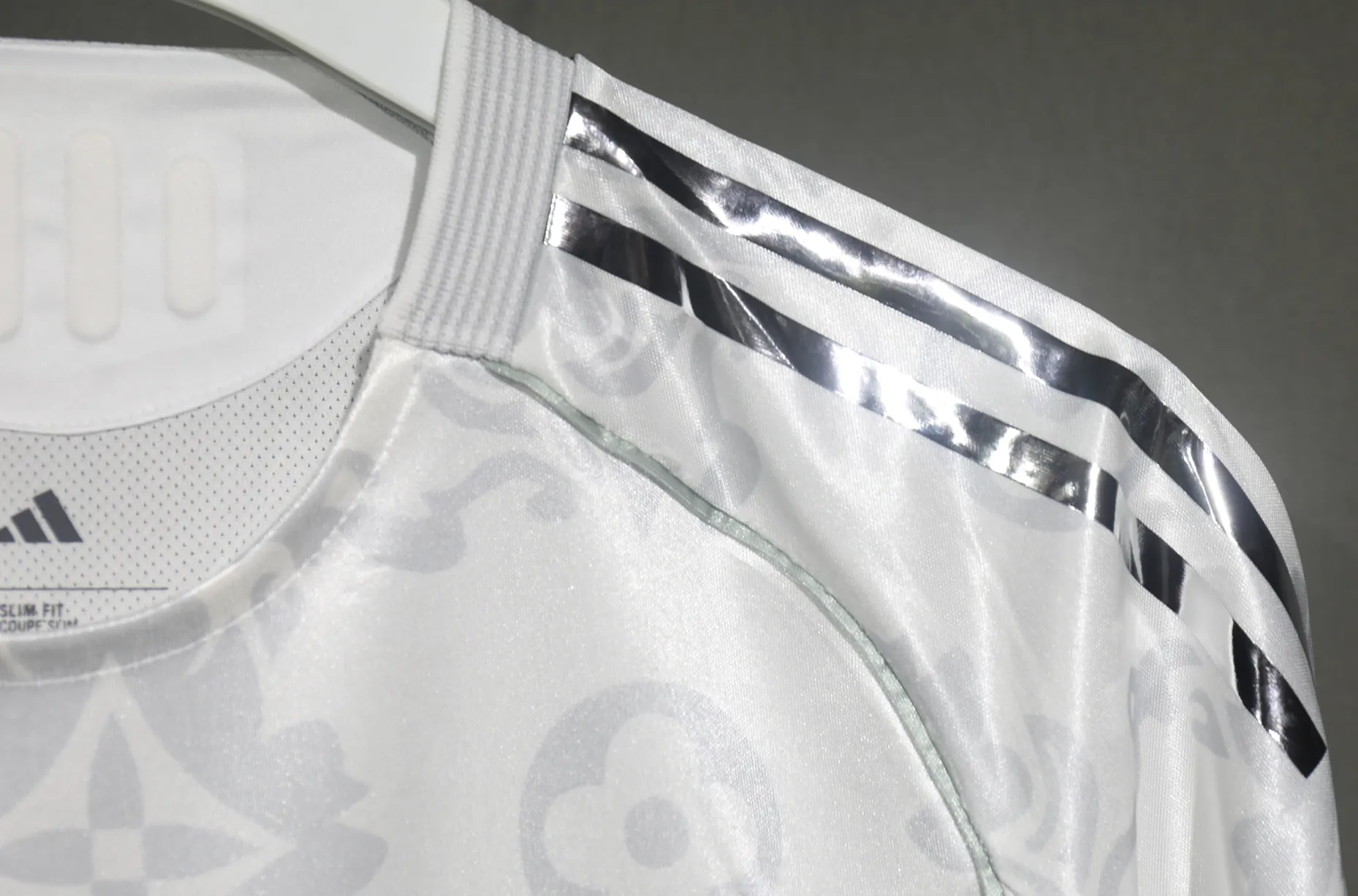 25-26 Real Madrid LV Galaxy Lights Joint Special Edition Sports Shirt AAAAJersey Supplier Yupoo 2