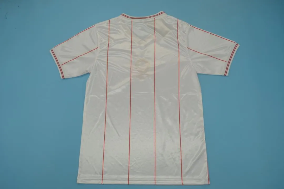 1982 Aston Villa away white 4