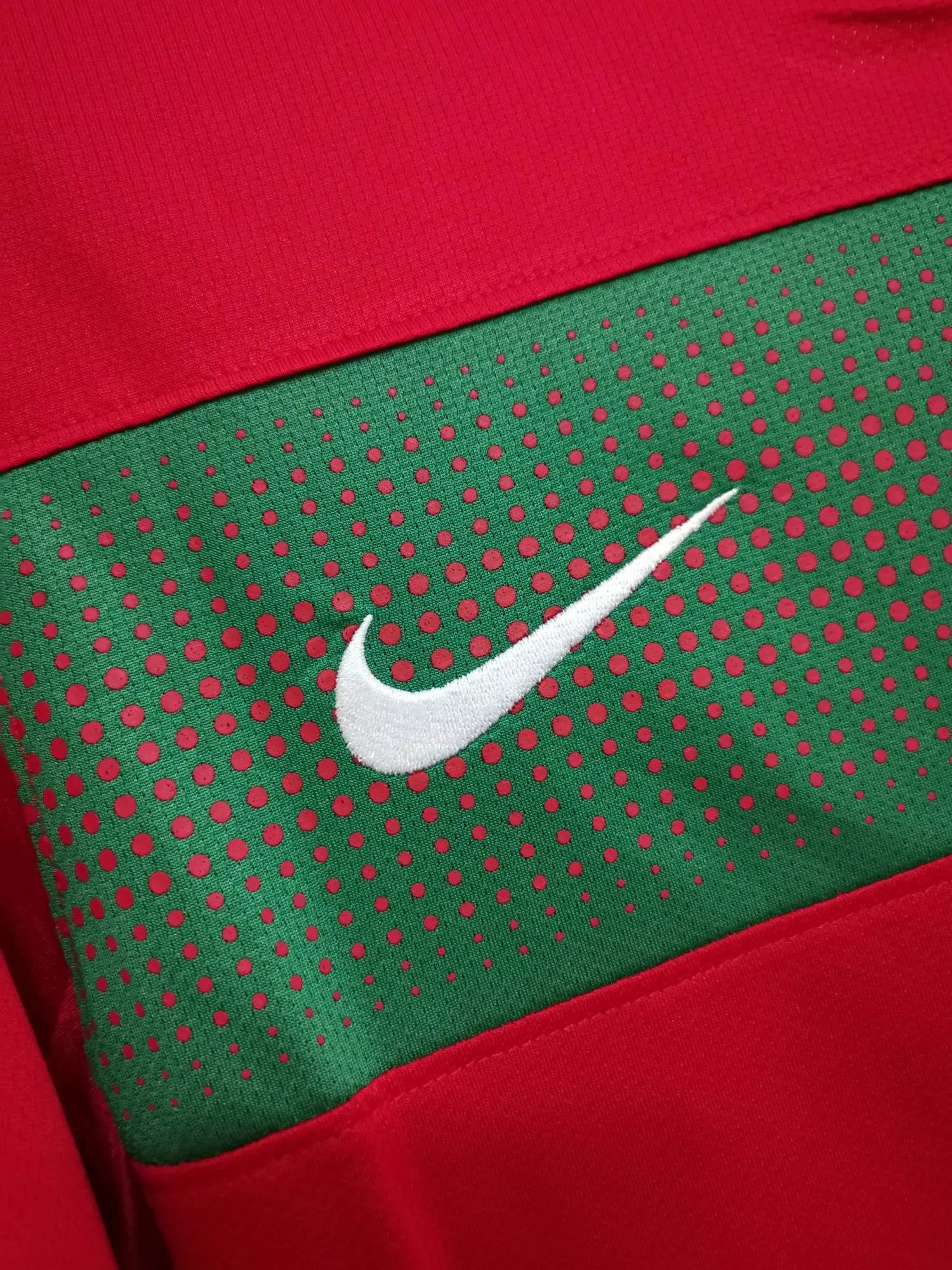 2010 Portugal home red 2