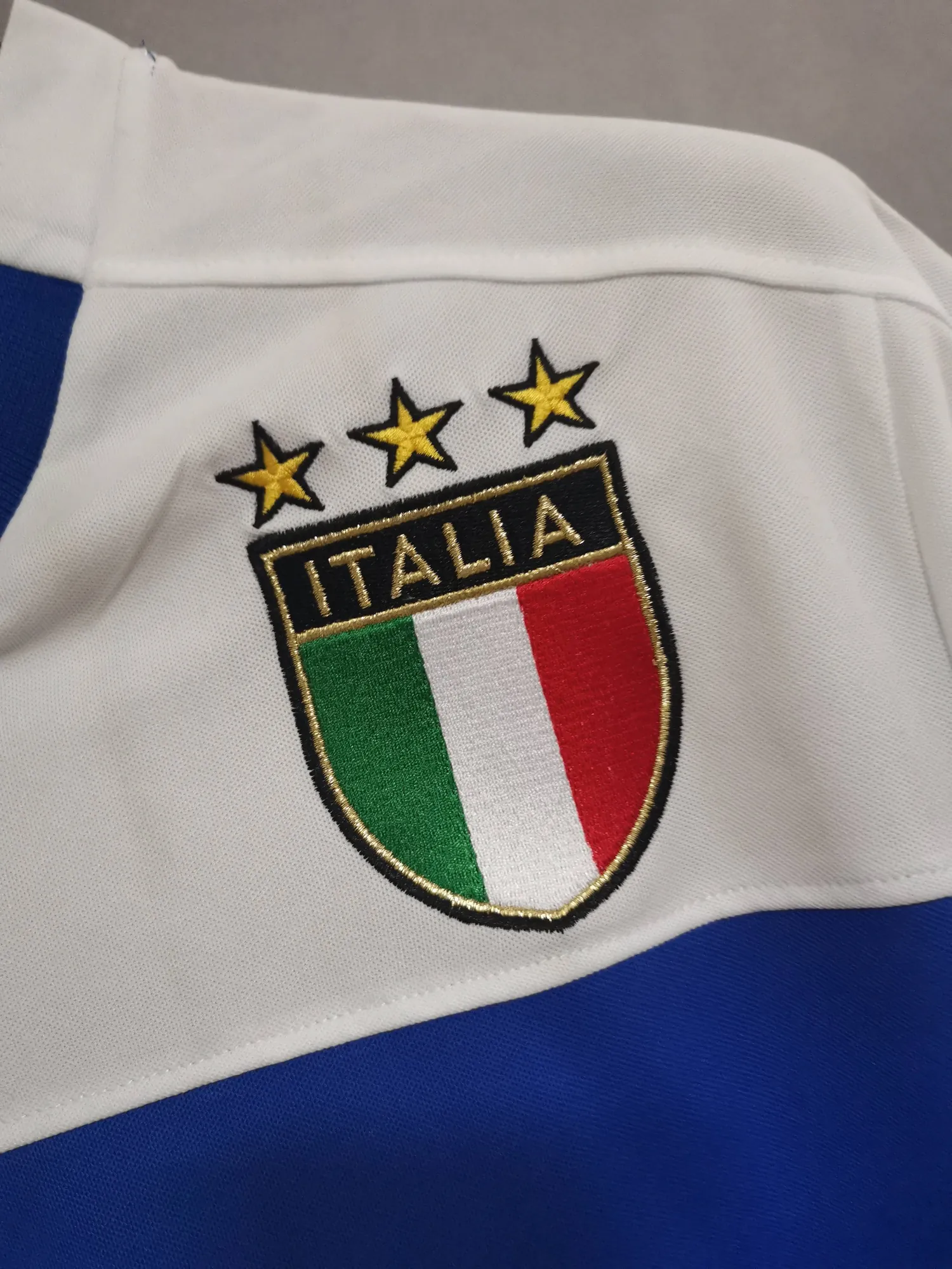 98-00 Italy away white 3
