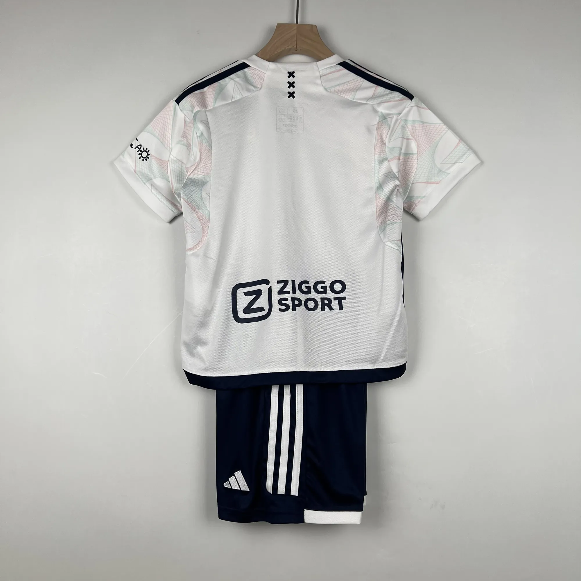 23-24 Kids Ajax away size 16-28 7