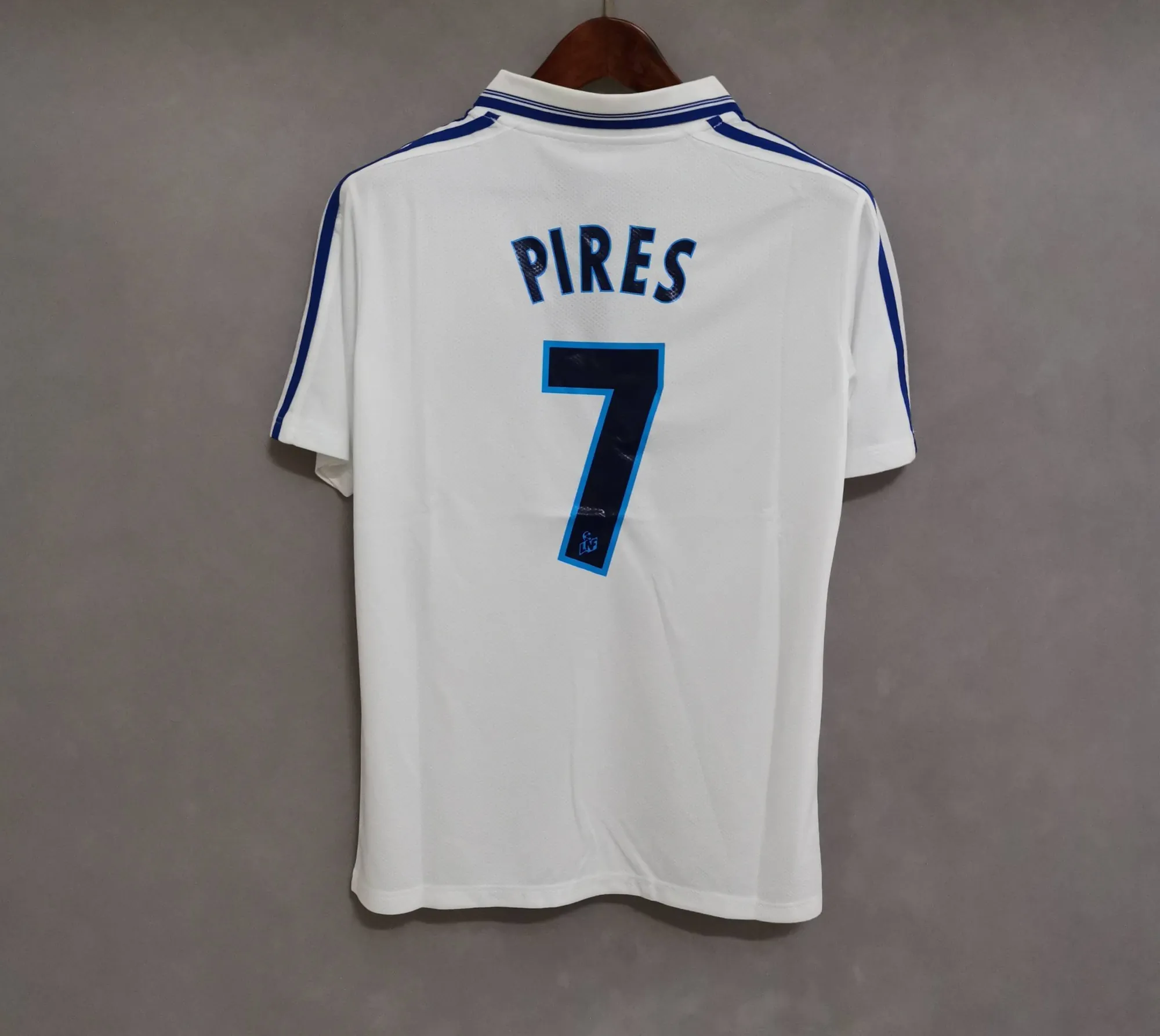 99-00 Marseille home 7