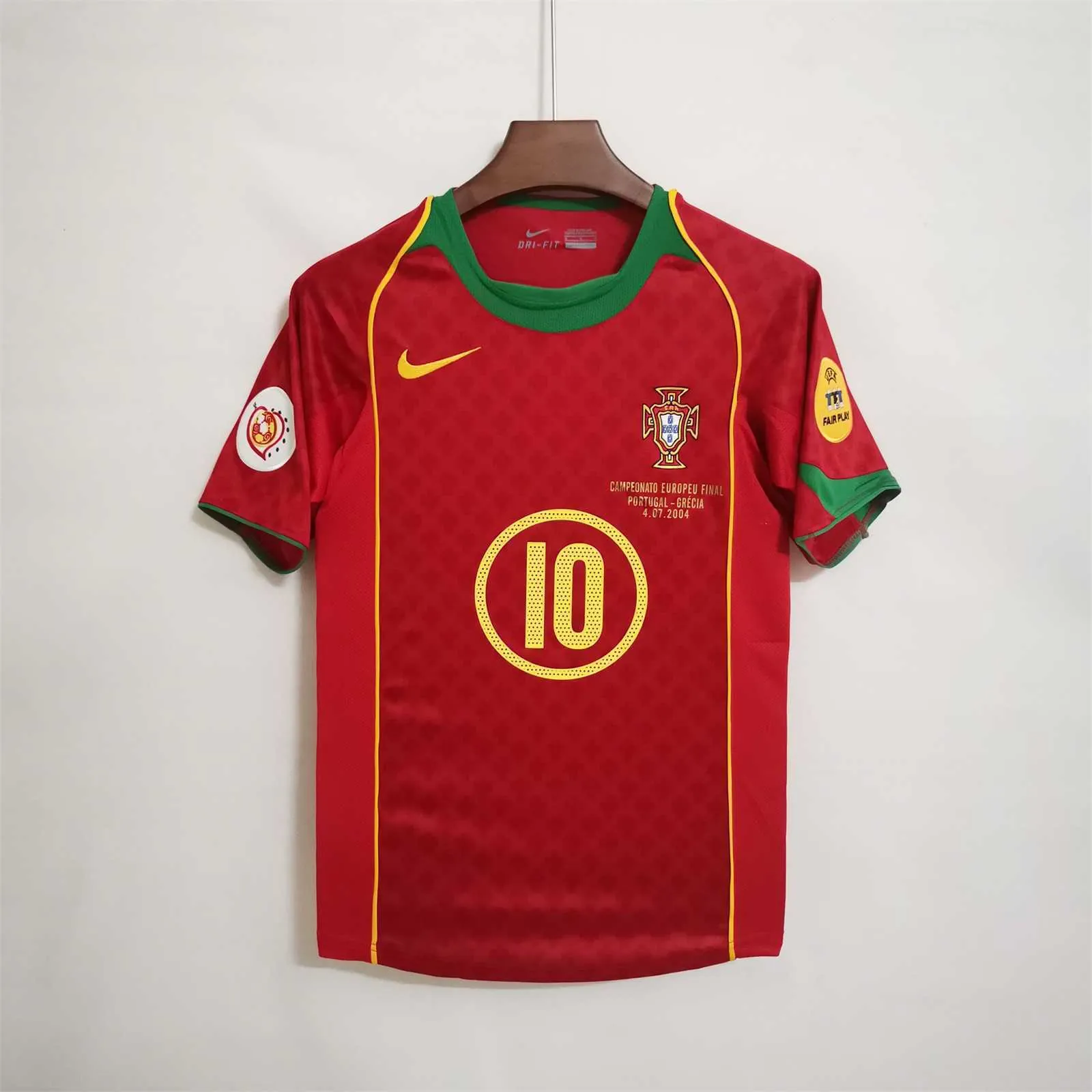 2004 Portugal home red 11