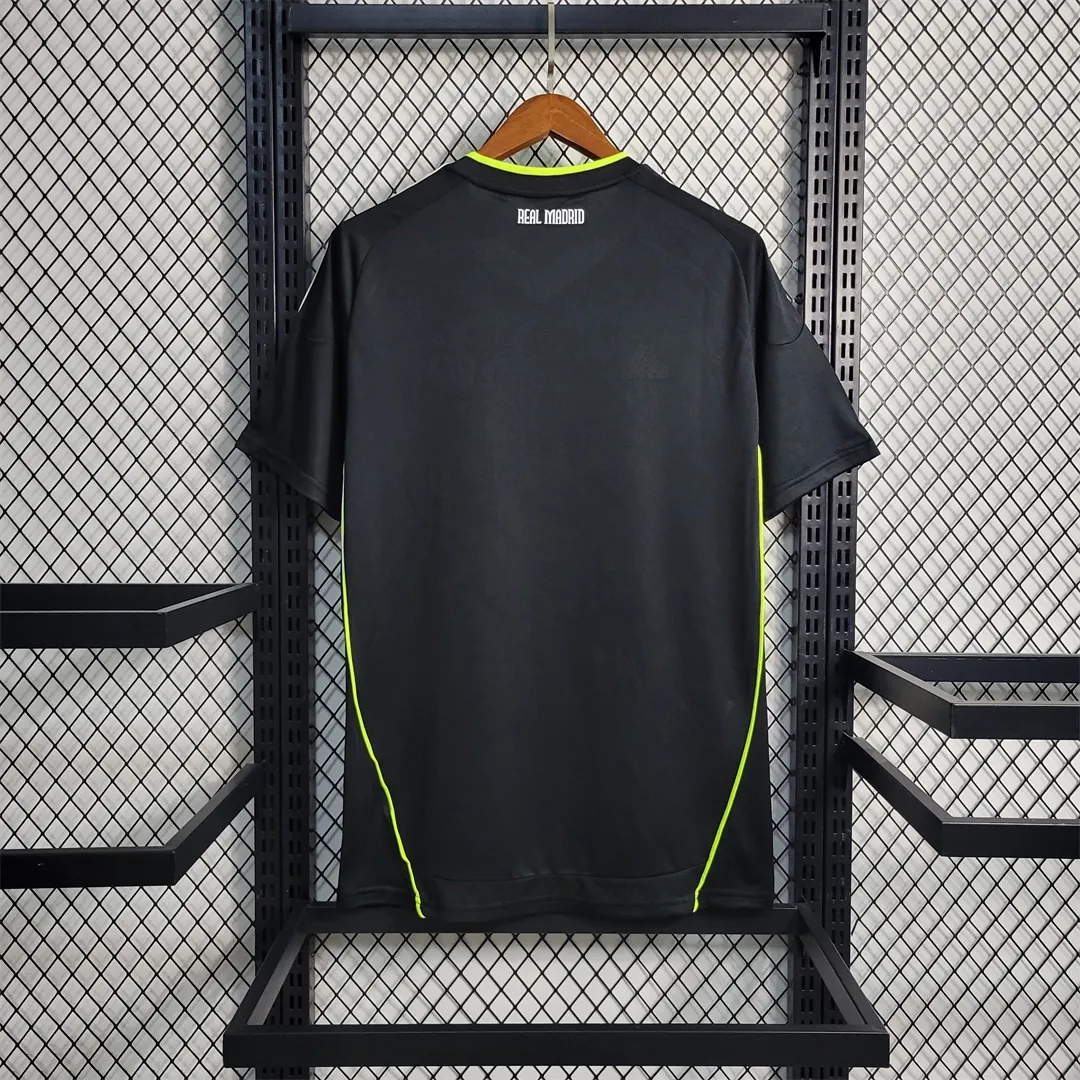 10-11 Real Madrid away 4