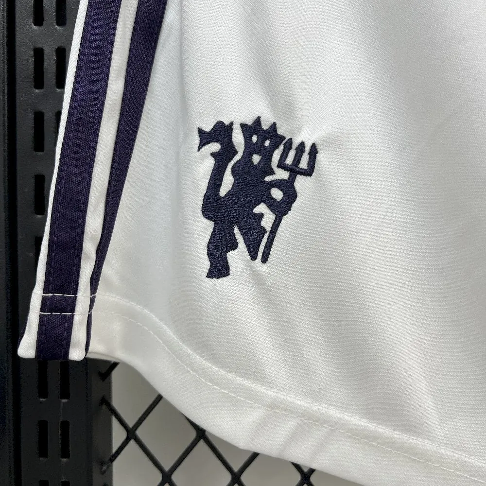 25-26 Manchester United Away Shorts Soccer Trousers AAAAJersey Supply Yupoo 2