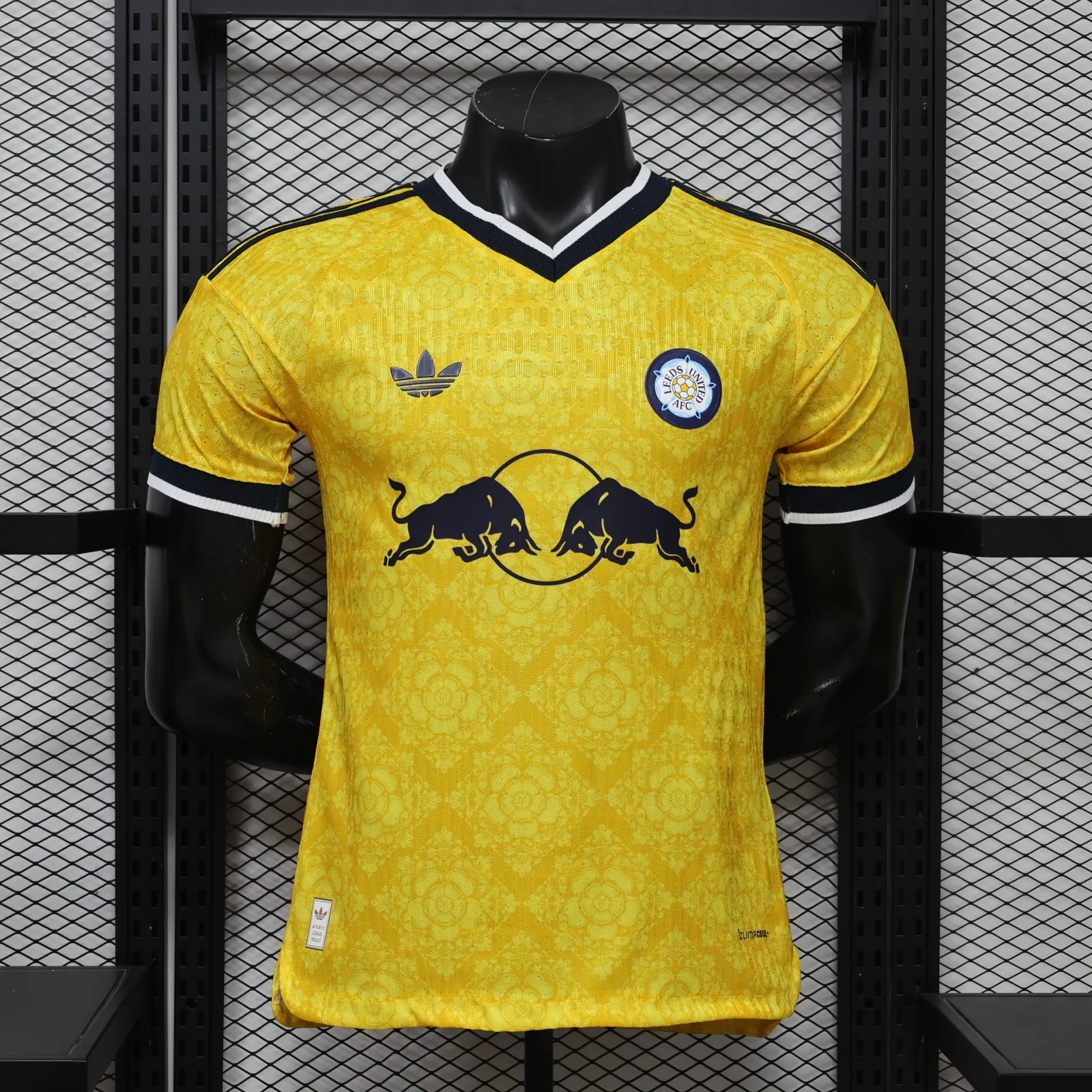 26-27 Leeds United Mens Away Kit Football Player Version T-Shirt AAAAJersey Supply Yupoo 8 3