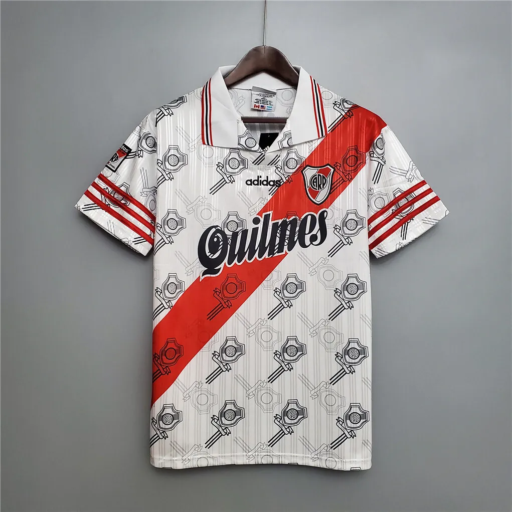 95-96 River Plate home white 9