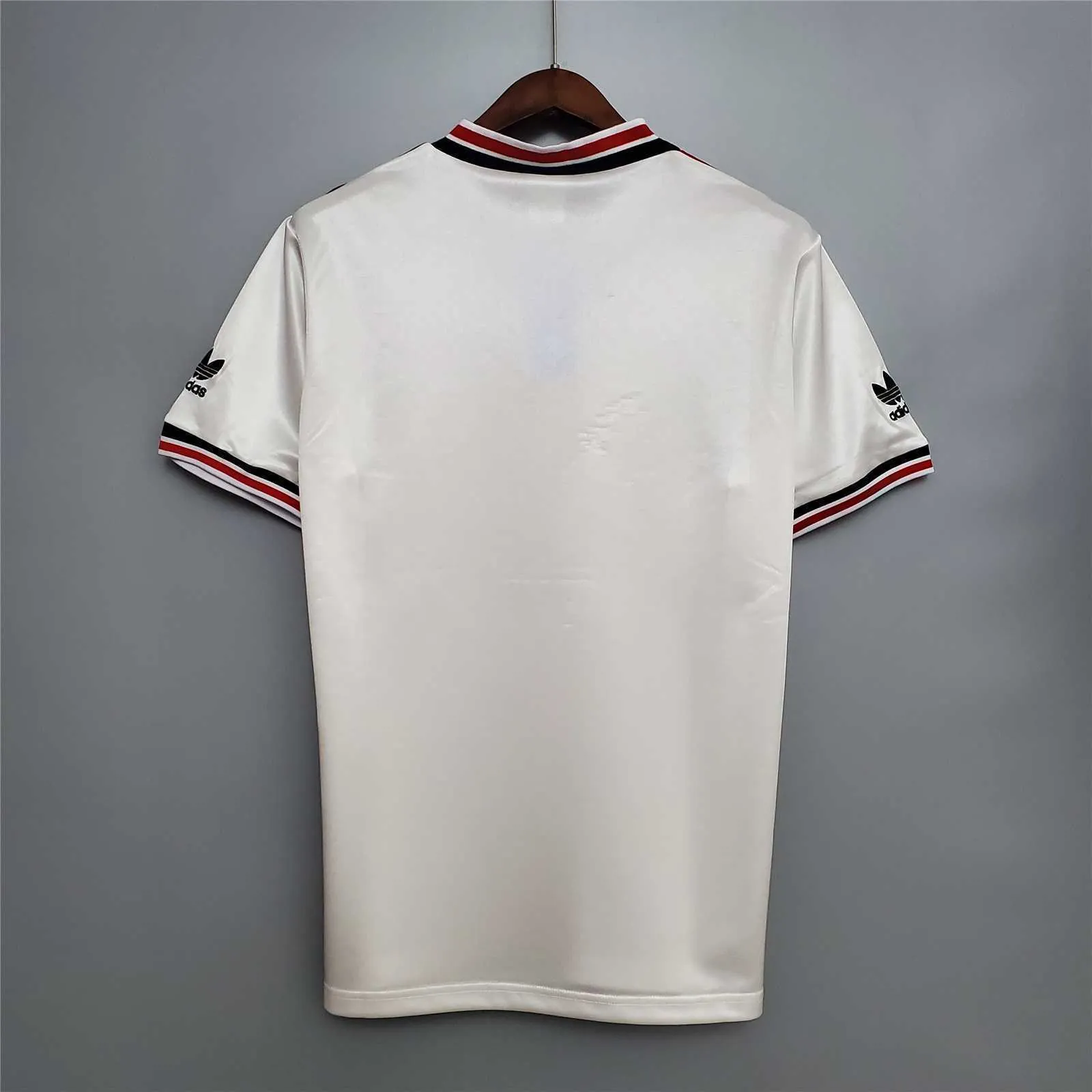 85-86 Manchester United away 6