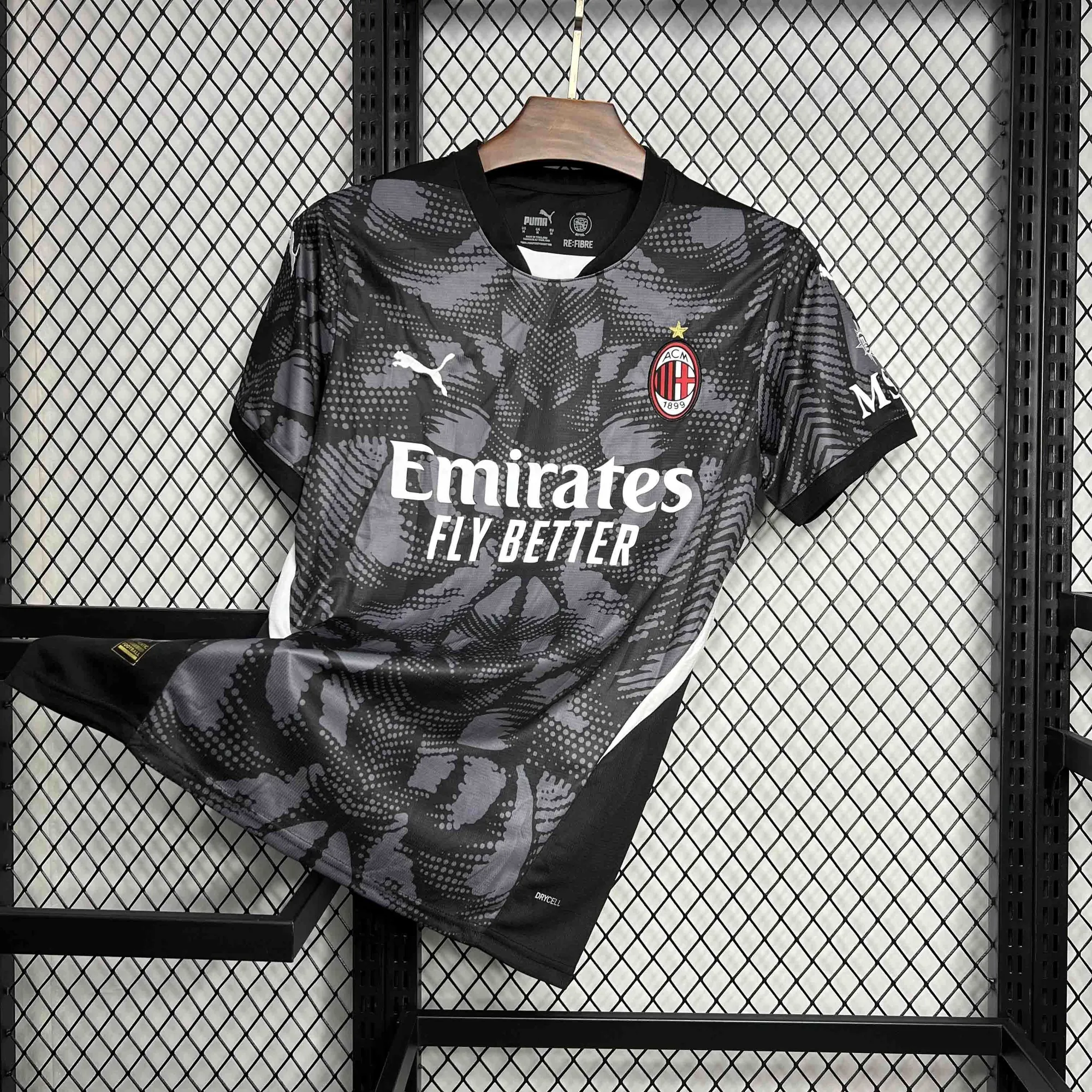 24-25 AC Milan Goalkeeper Black Kit AAAAJersey Supplier Yupoo 4