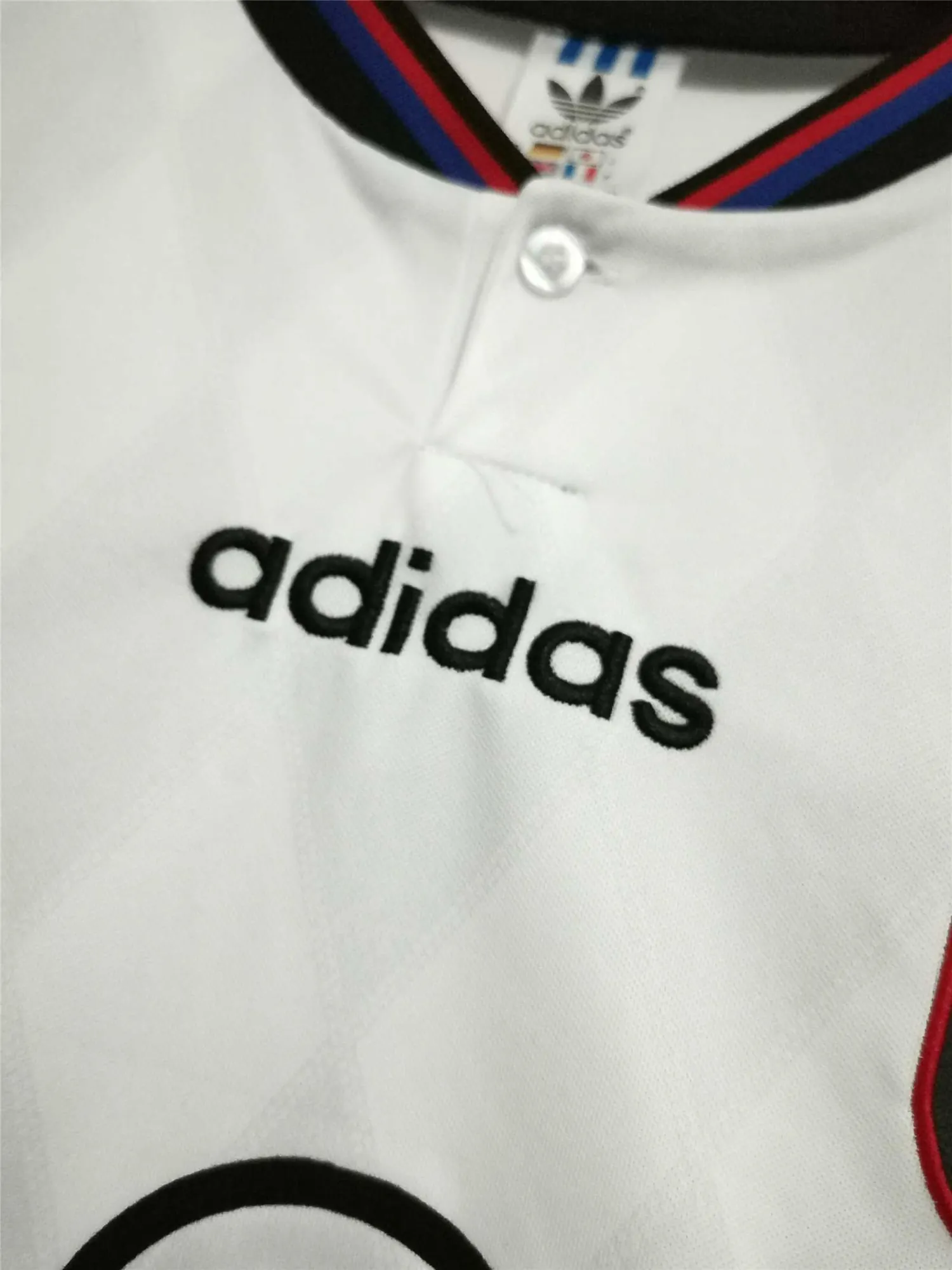 95-96 Bayern Munich white away 1